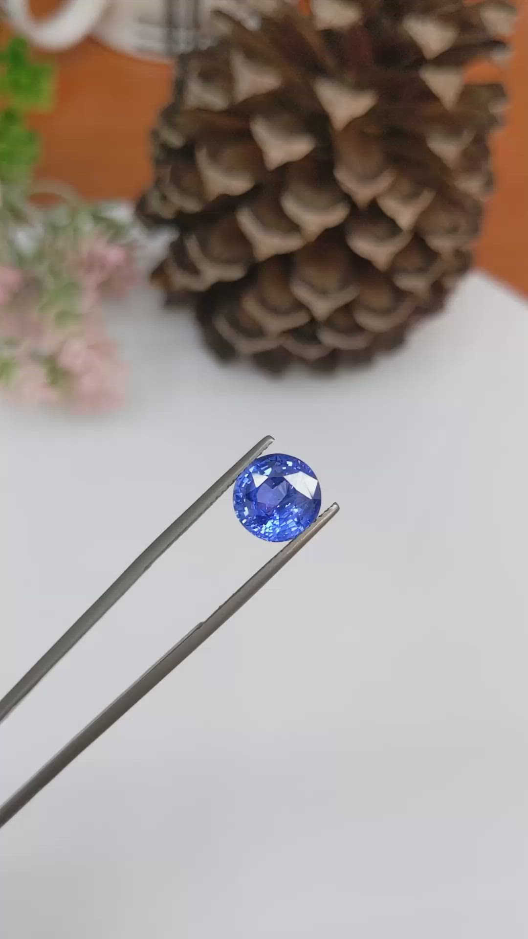 4.04 Ct. Blue Sapphire from Ceylon (Sri Lanka) Size Video