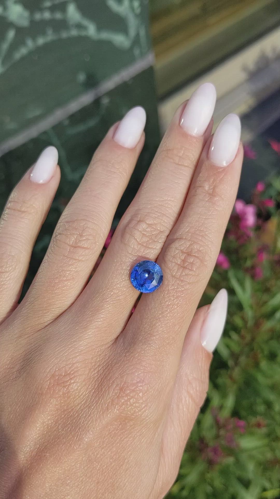 4.04 Ct. Blue Sapphire from Ceylon (Sri Lanka) Size Video