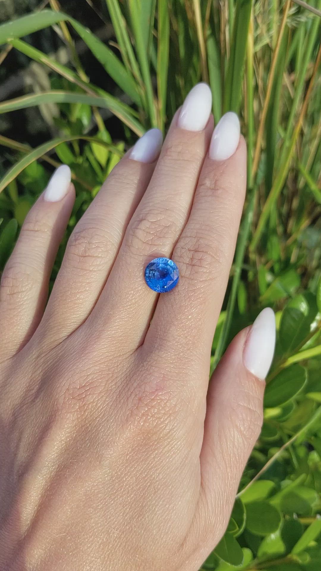 4.04 Ct. Blue Sapphire from Ceylon (Sri Lanka) Size Video