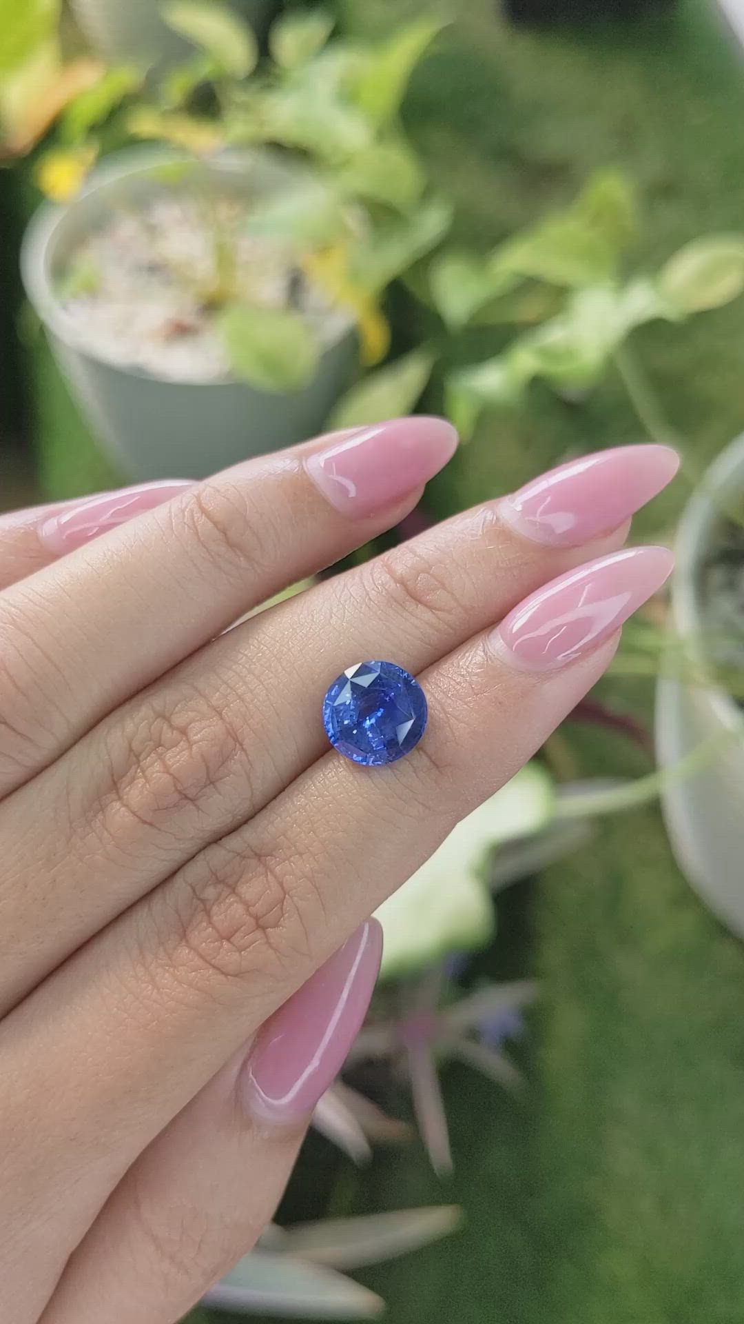 4.04 Ct. Blue Sapphire from Ceylon (Sri Lanka) Size Video