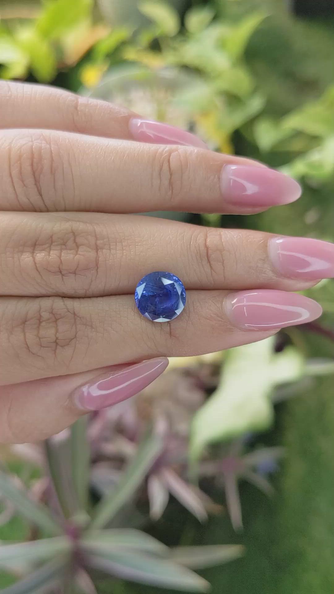 4.04 Ct. Blue Sapphire from Ceylon (Sri Lanka) Size Video