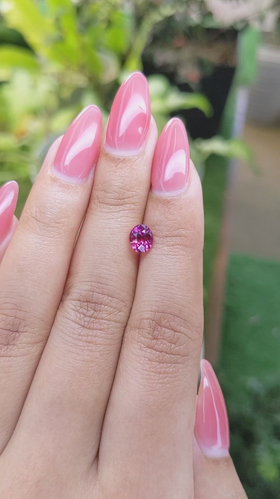 1.15 Ct. Reddish Pink Sapphire from Ceylon (Sri Lanka) Size Video