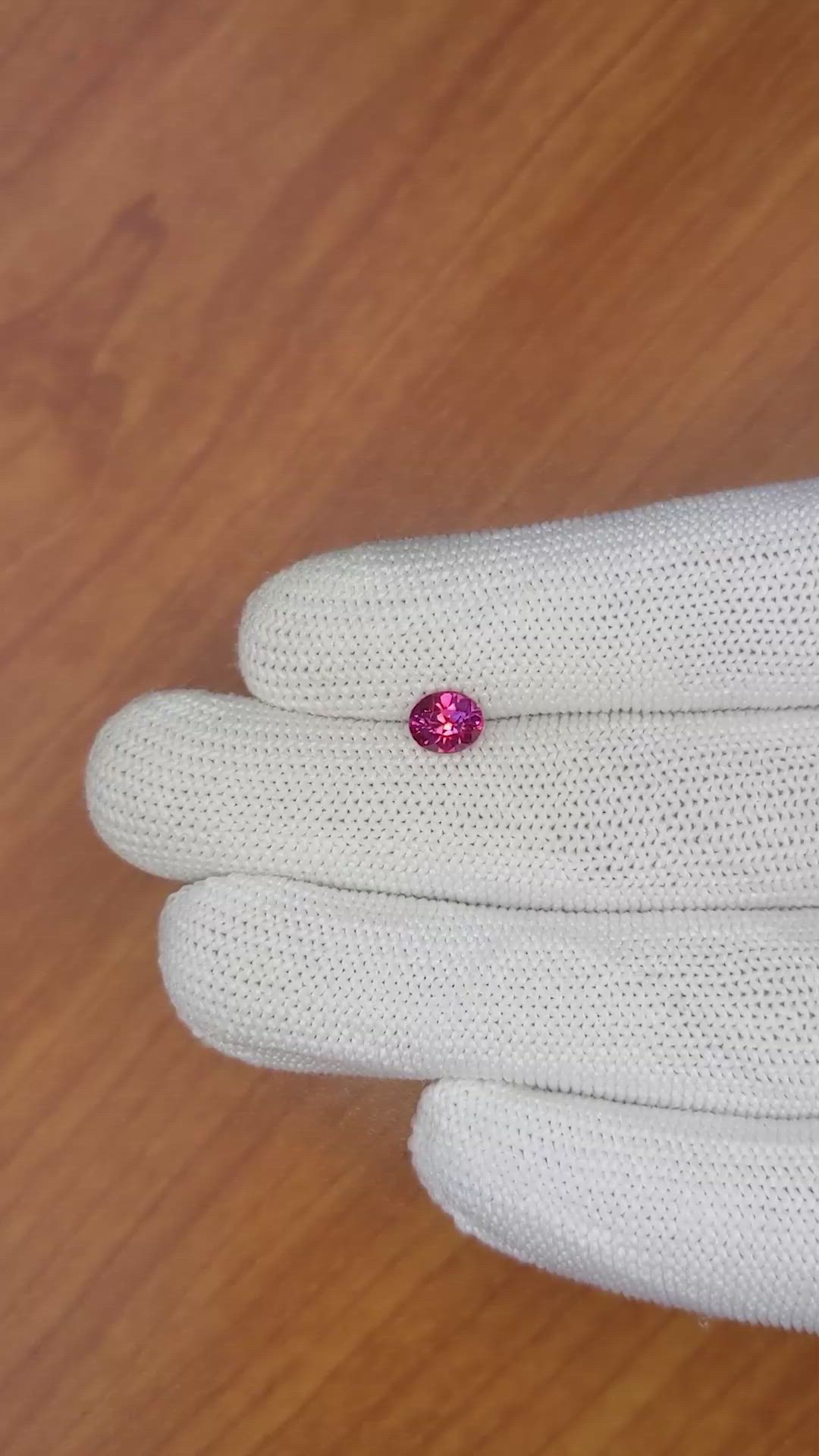 1.15 Ct. Reddish Pink Sapphire from Ceylon (Sri Lanka) Size Video