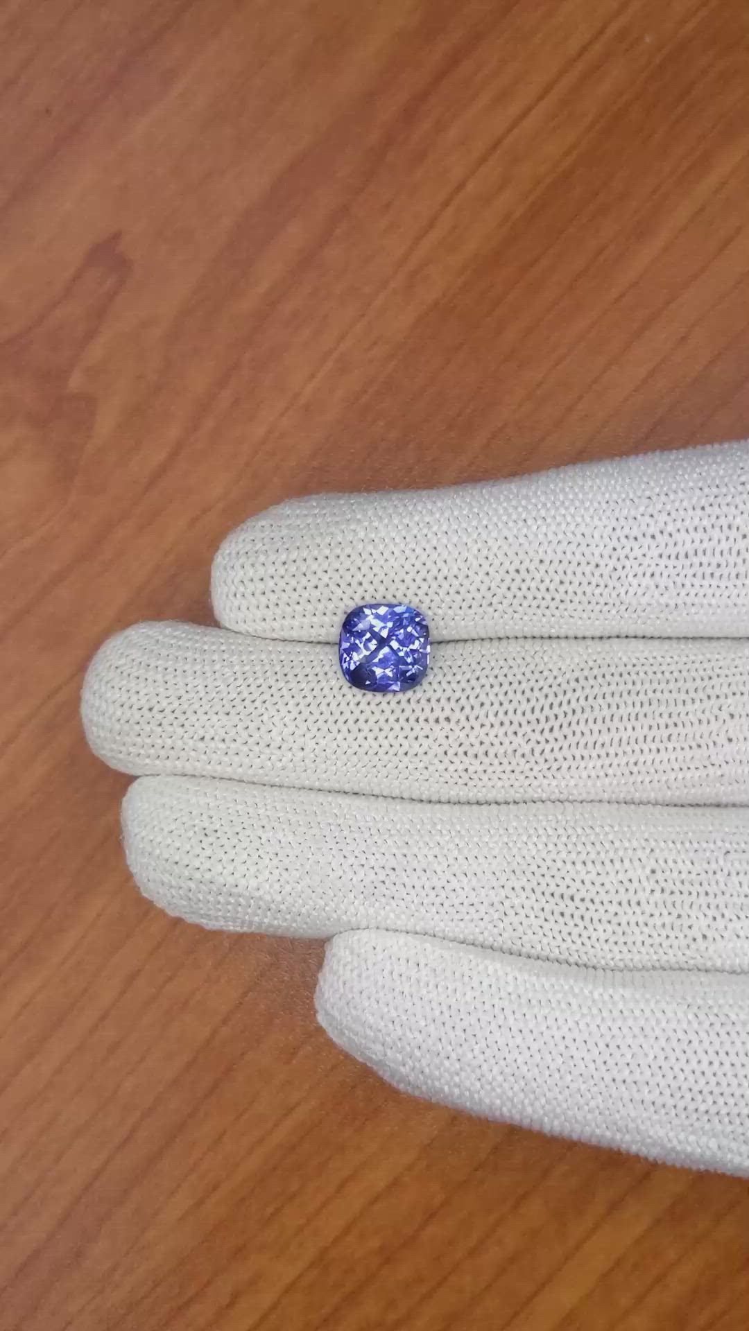 4.07 Ct. Blue Sapphire from Ceylon (Sri Lanka) Size Video