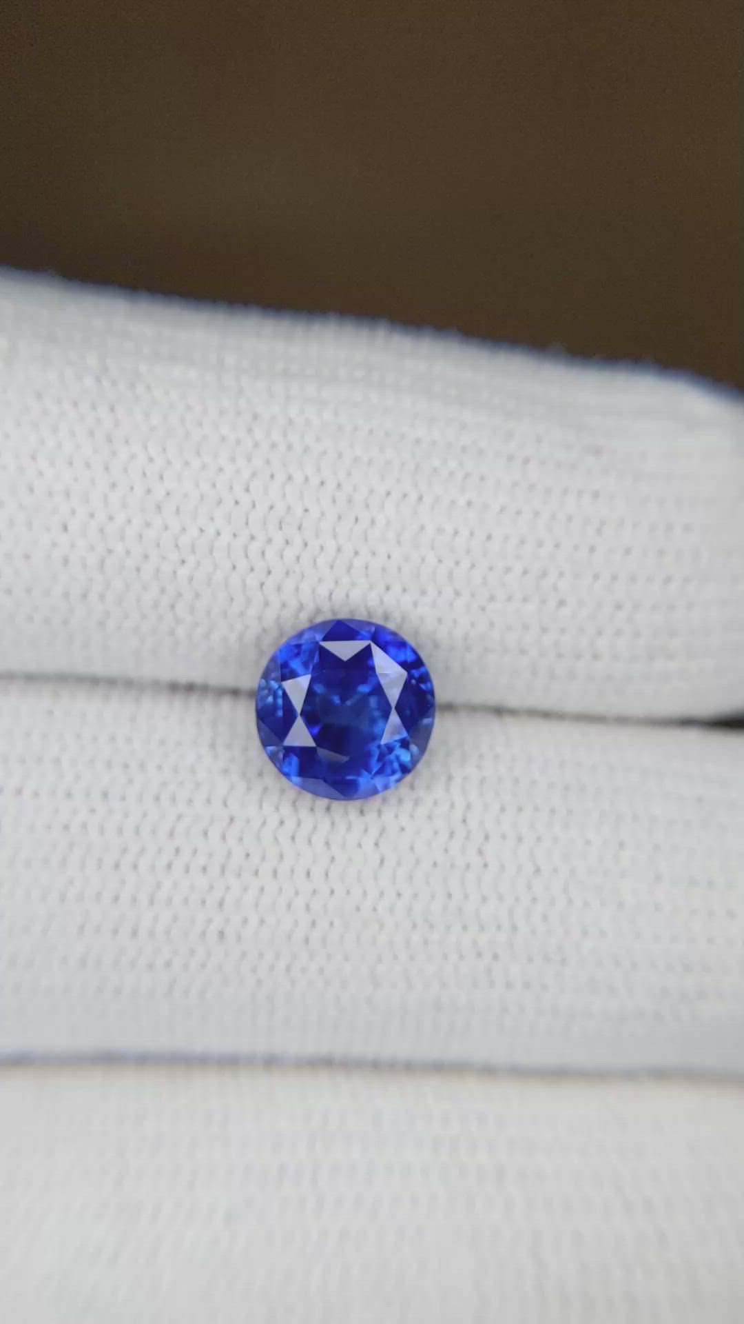 2.52 Ct. Blue Sapphire from Ceylon (Sri Lanka) Size Video