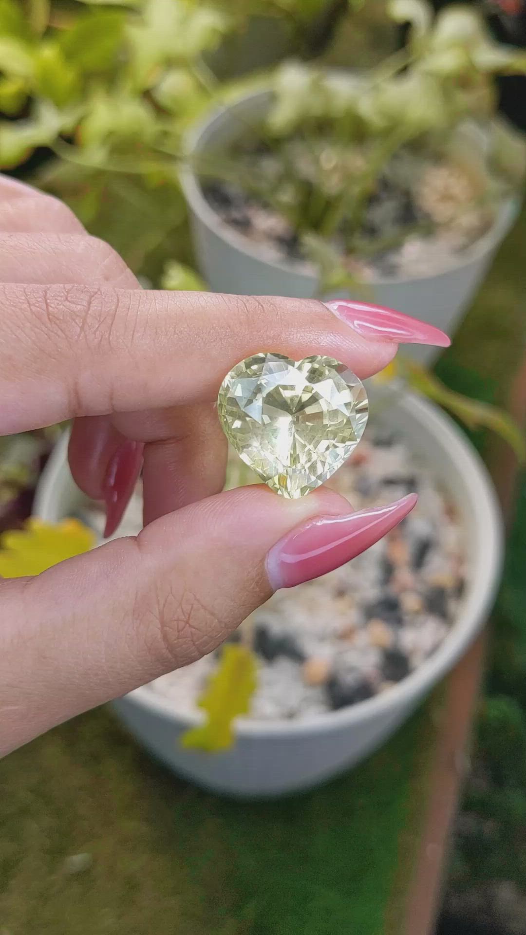 28.08 Ct. Yellow Sapphire from Ceylon (Sri Lanka) Size Video