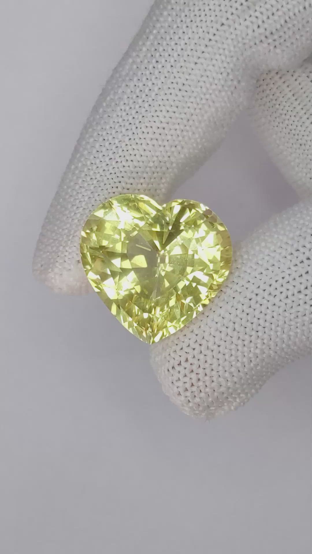 28.08 Ct. Yellow Sapphire from Ceylon (Sri Lanka) Size Video