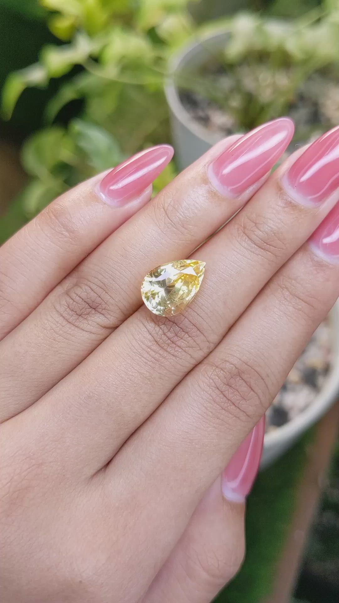 8.48 Ct. Yellow Sapphire from Ceylon (Sri Lanka) Size Video