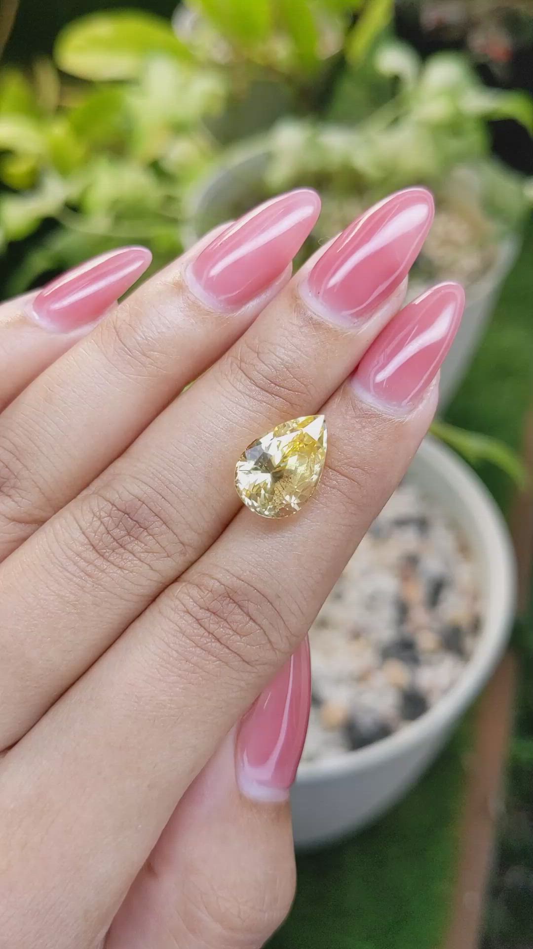 8.48 Ct. Yellow Sapphire from Ceylon (Sri Lanka) Size Video