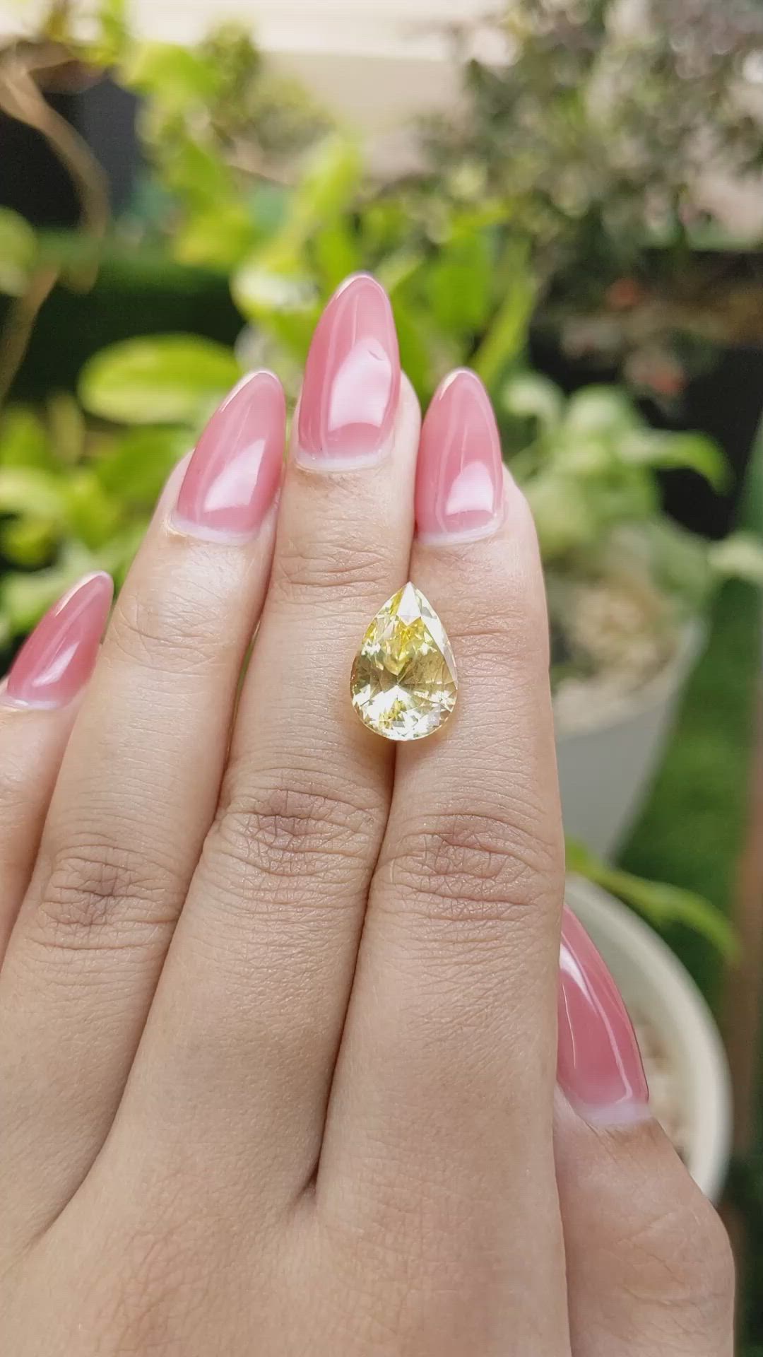 8.48 Ct. Yellow Sapphire from Ceylon (Sri Lanka) Size Video