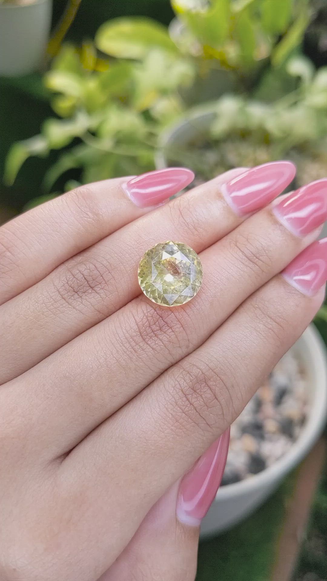 10.51 Ct. Yellow Sapphire from Ceylon (Sri Lanka) Size Video