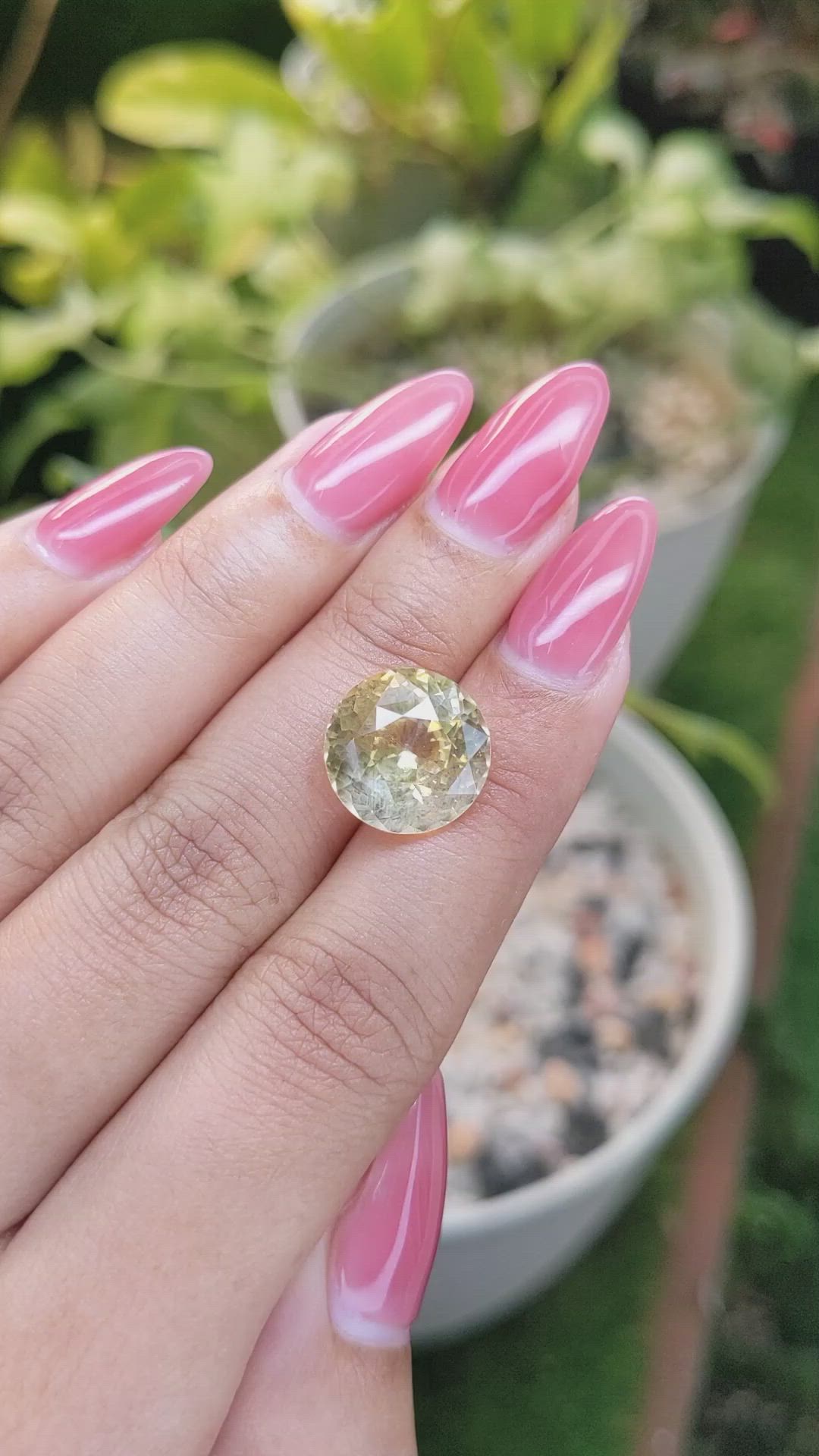 10.51 Ct. Yellow Sapphire from Ceylon (Sri Lanka) Size Video