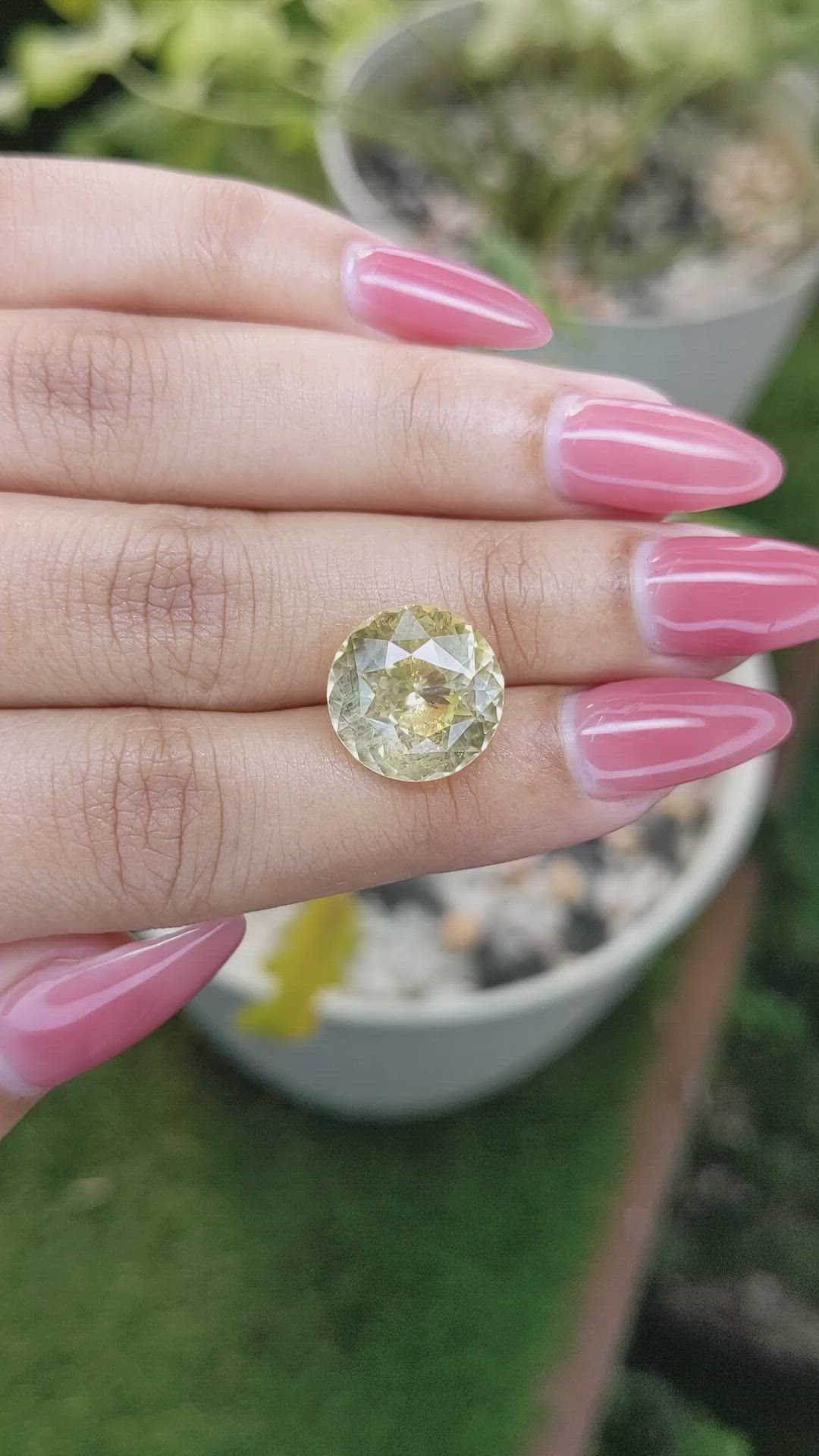 10.51 Ct. Yellow Sapphire from Ceylon (Sri Lanka) Size Video