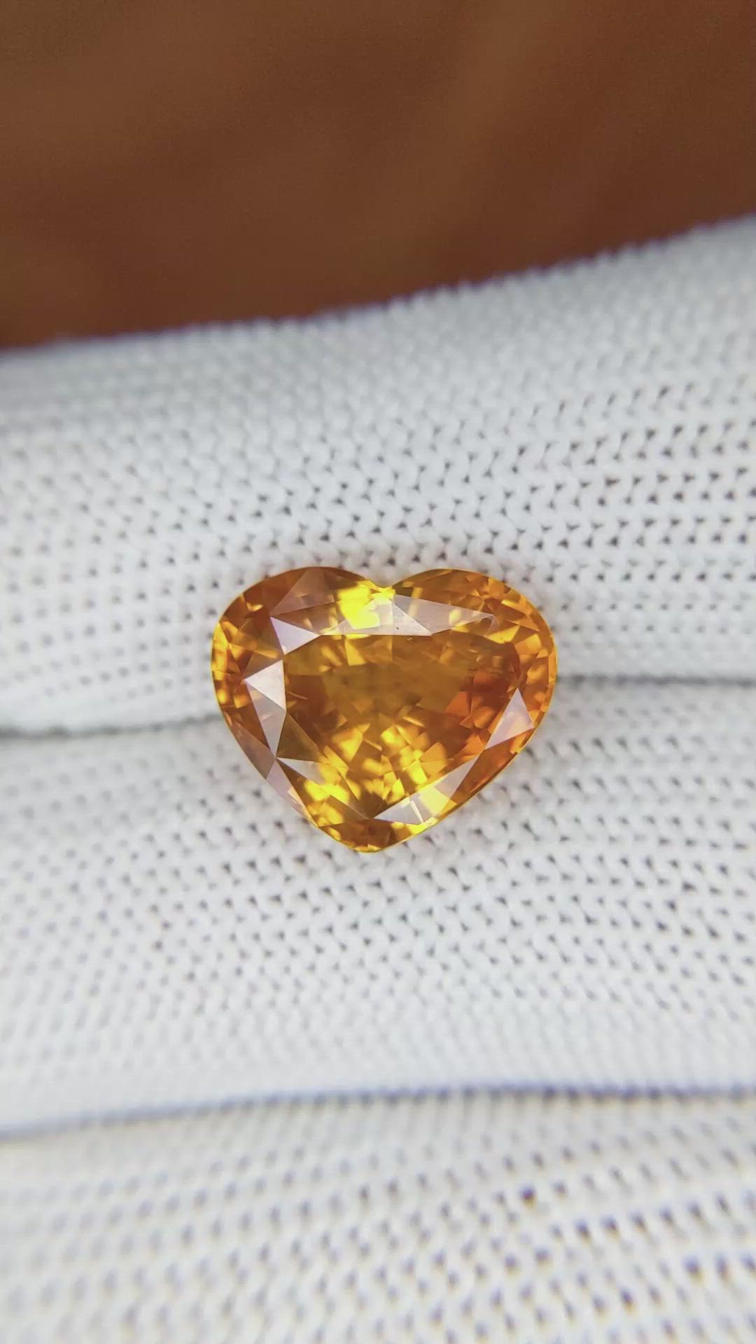 8.47 Ct. Orange Sapphire from Ceylon (Sri Lanka) Size Video