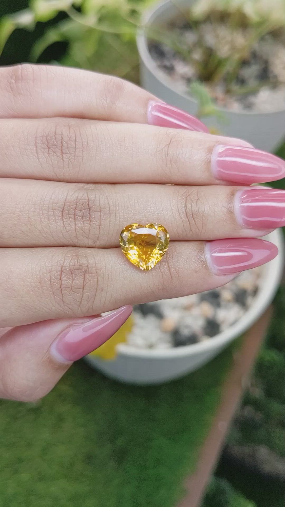 5.93 Ct. Orangish Yellow Sapphire from Ceylon (Sri Lanka) Size Video