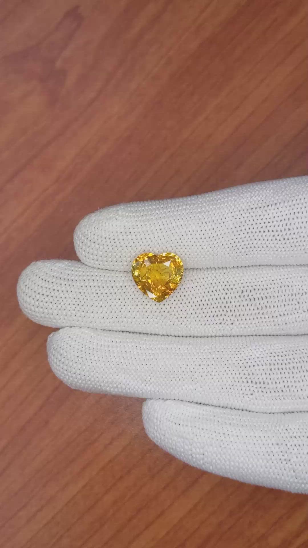 5.93 Ct. Orangish Yellow Sapphire from Ceylon (Sri Lanka) Size Video