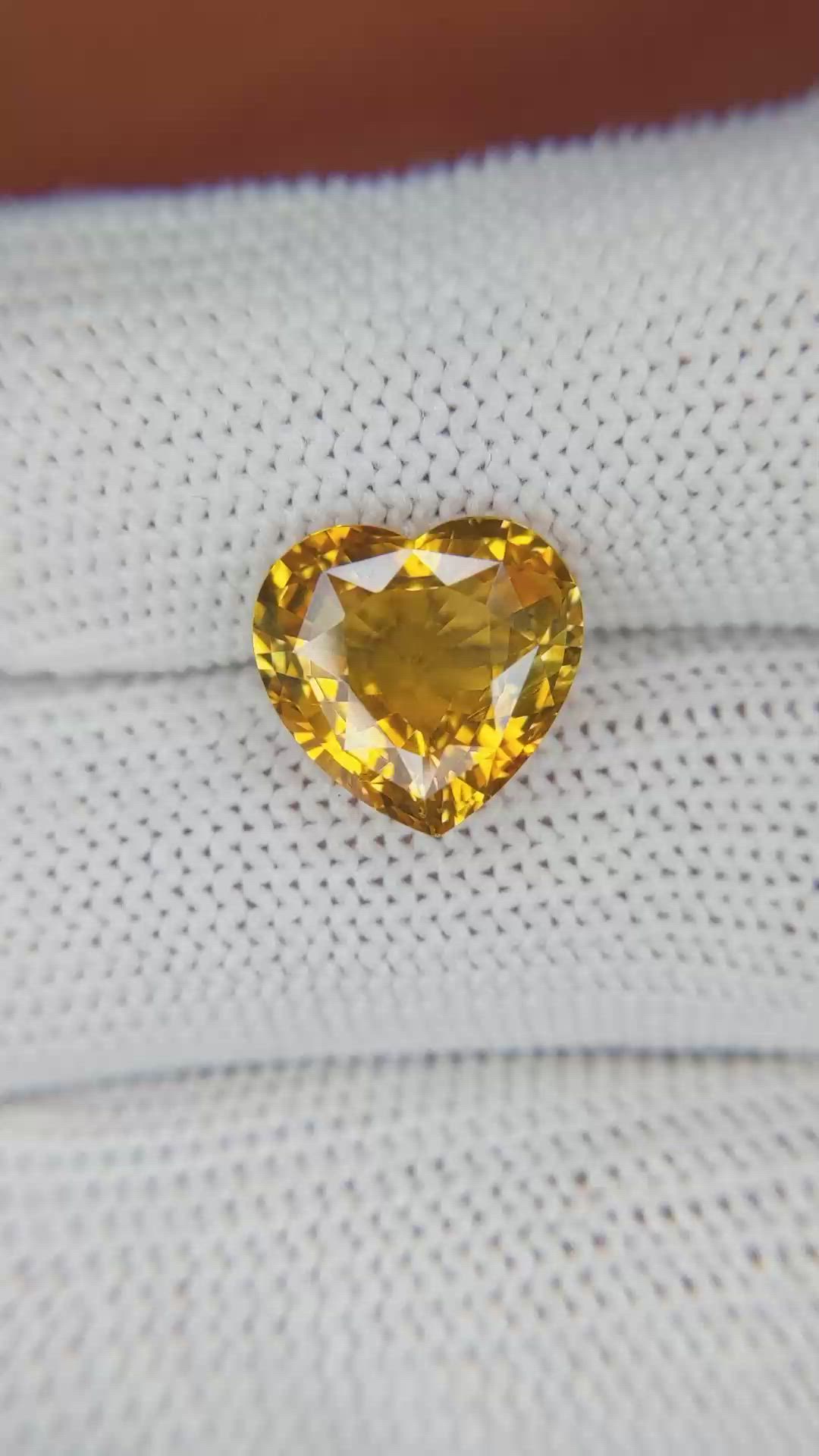 5.93 Ct. Orangish Yellow Sapphire from Ceylon (Sri Lanka) Size Video