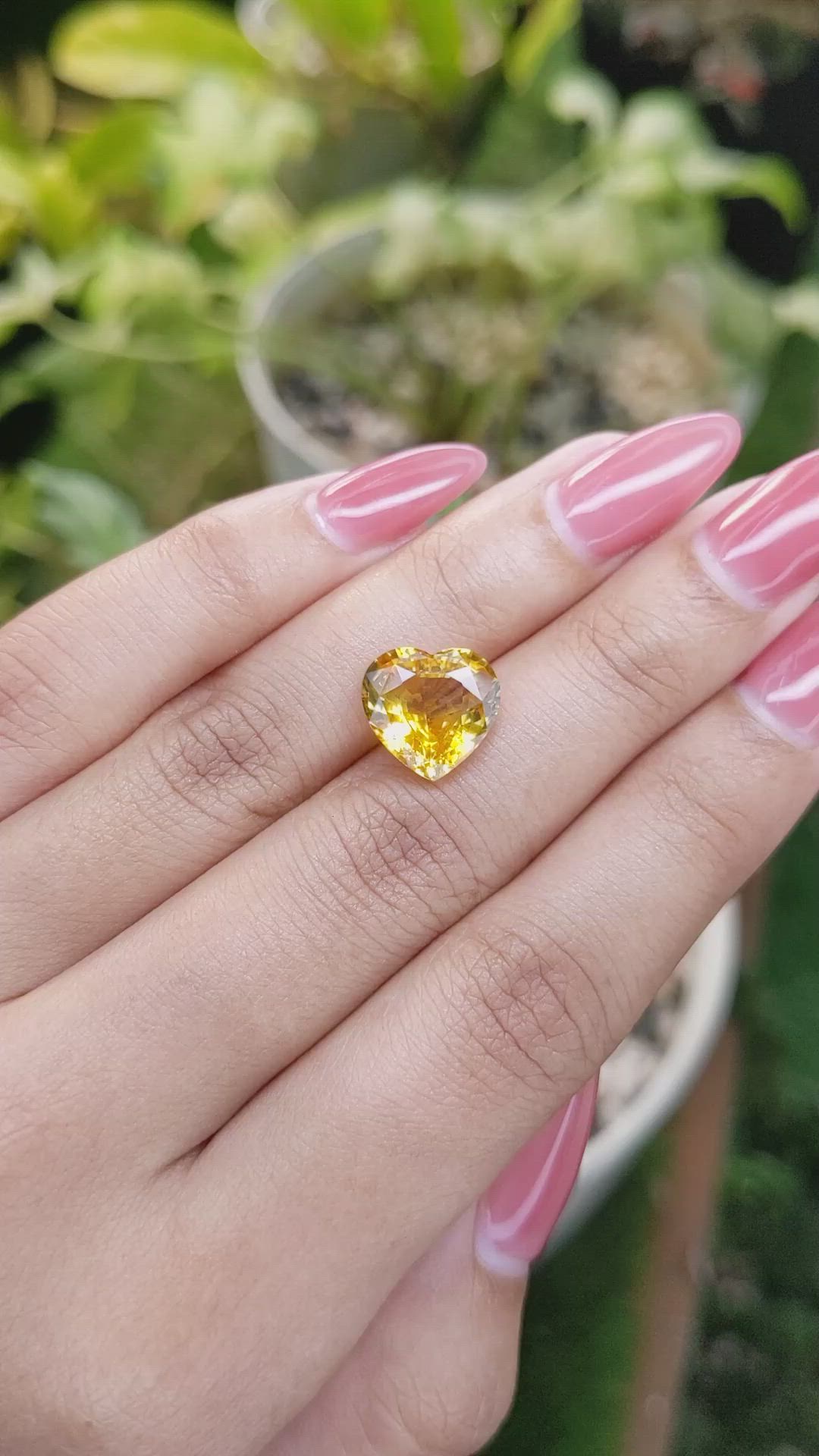 5.93 Ct. Orangish Yellow Sapphire from Ceylon (Sri Lanka) Size Video