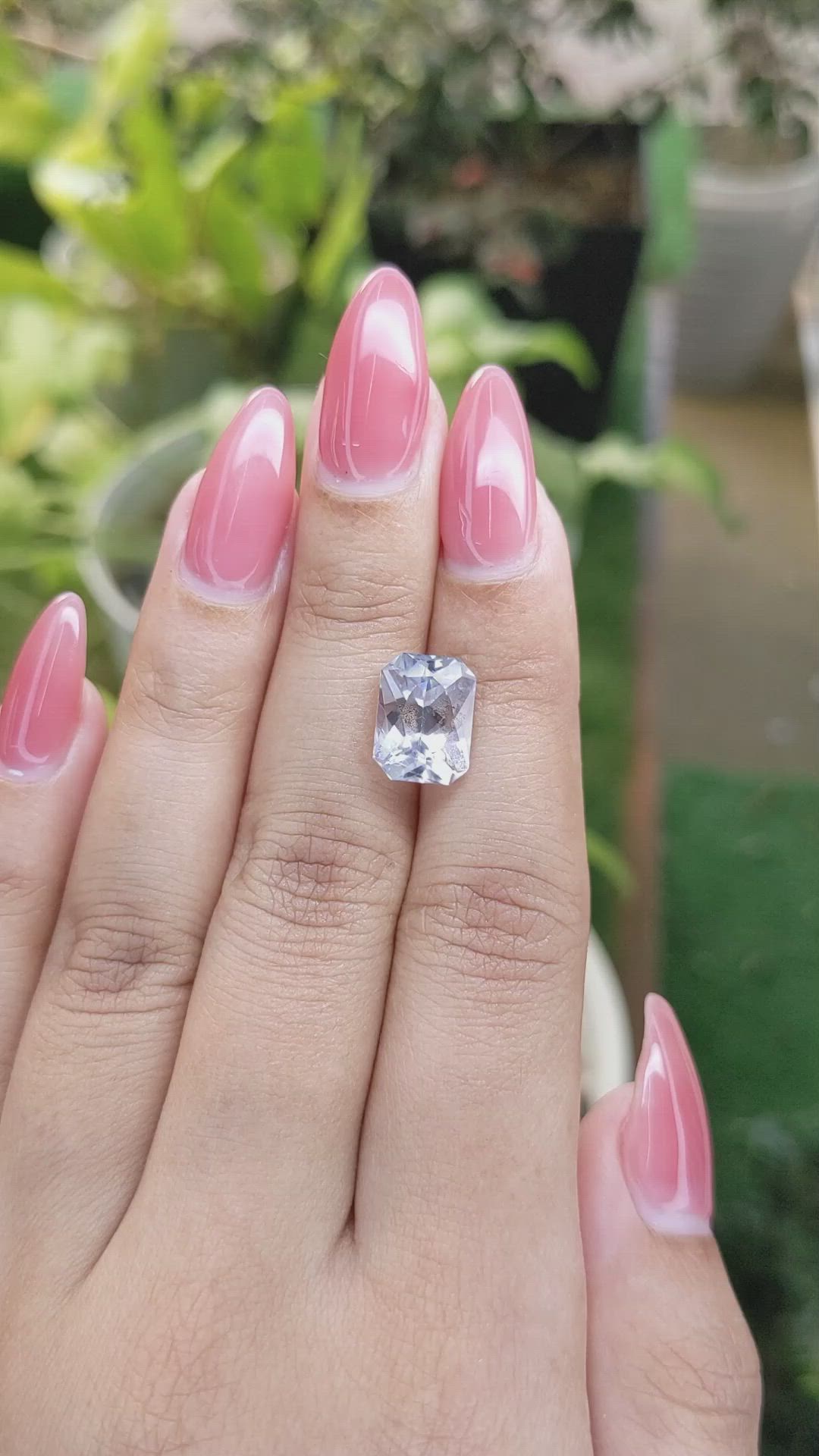 6.11 Ct. White Sapphire from Ceylon (Sri Lanka) Size Video