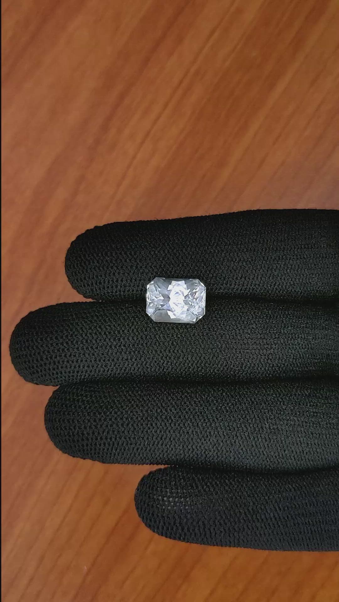 6.11 Ct. White Sapphire from Ceylon (Sri Lanka) Size Video