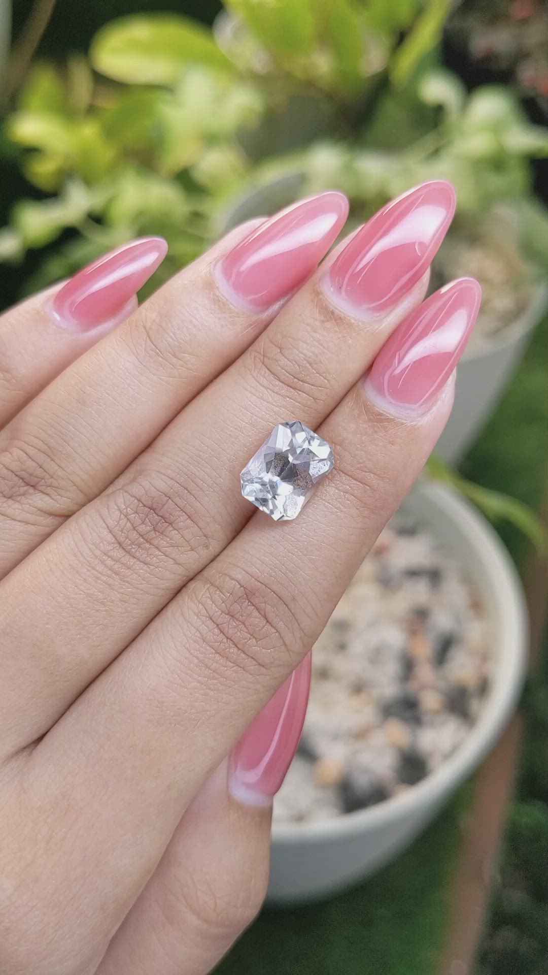 6.11 Ct. White Sapphire from Ceylon (Sri Lanka) Size Video