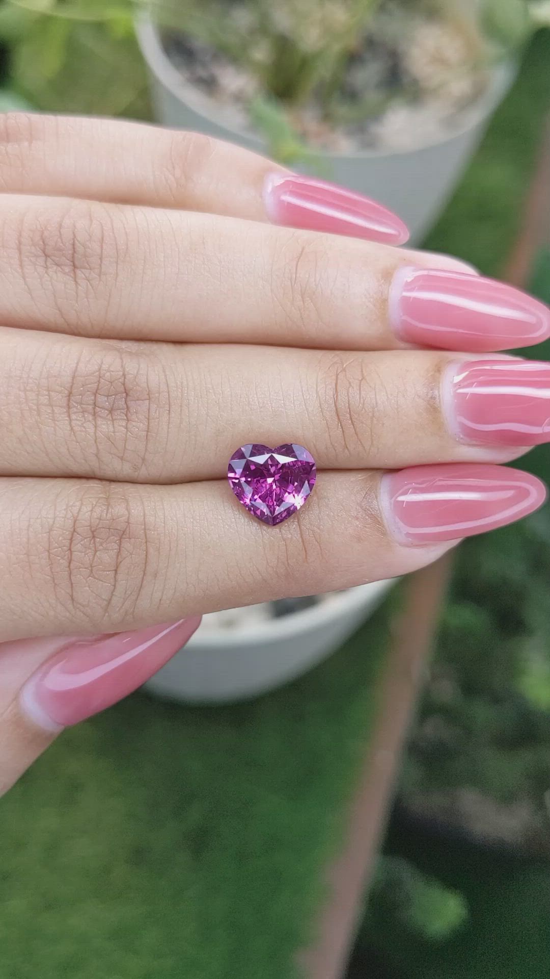 3.33 Ct. Pinkish Purple Sapphire from Ceylon (Sri Lanka) Size Video