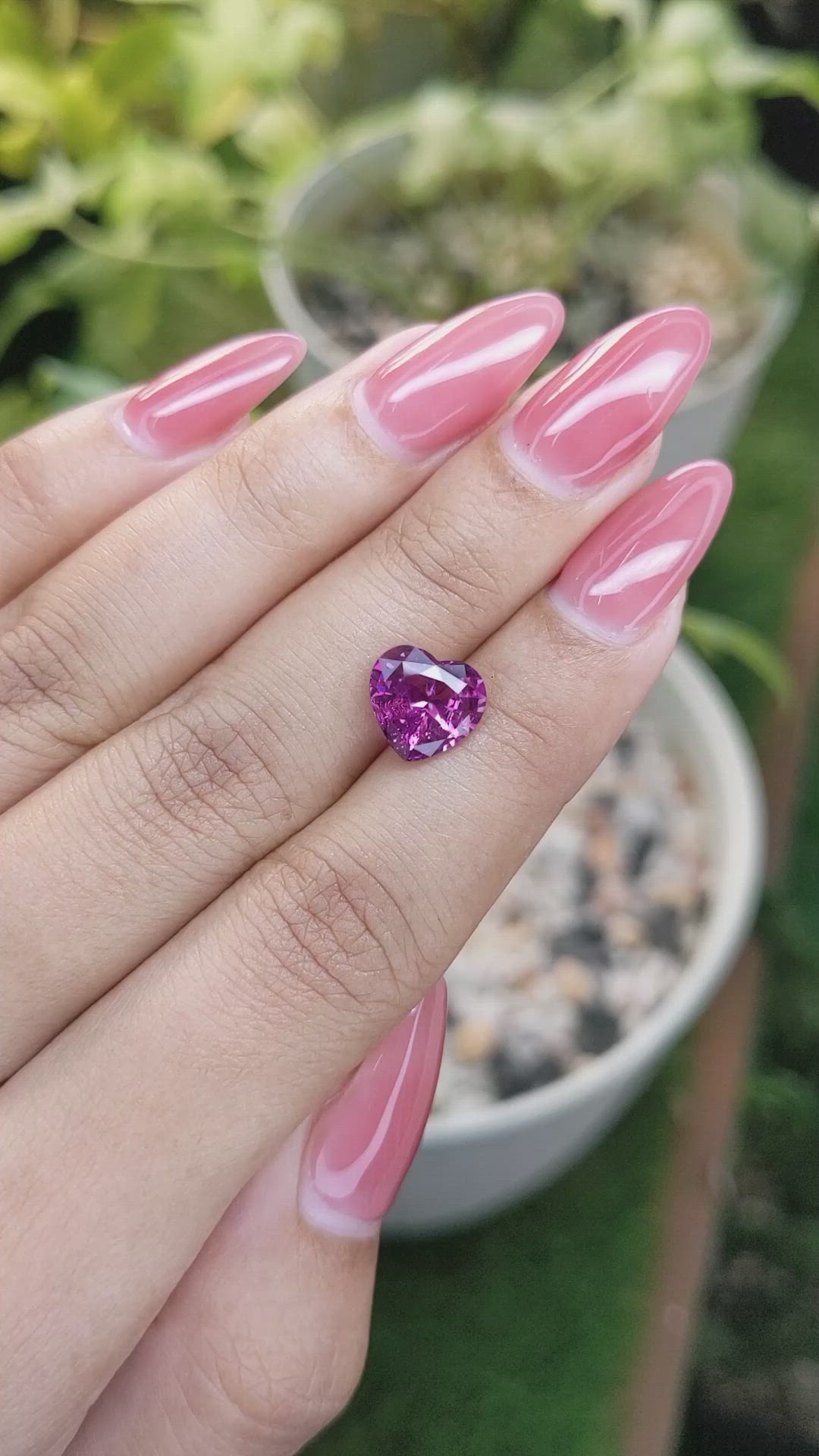 3.33 Ct. Pinkish Purple Sapphire from Ceylon (Sri Lanka) Size Video