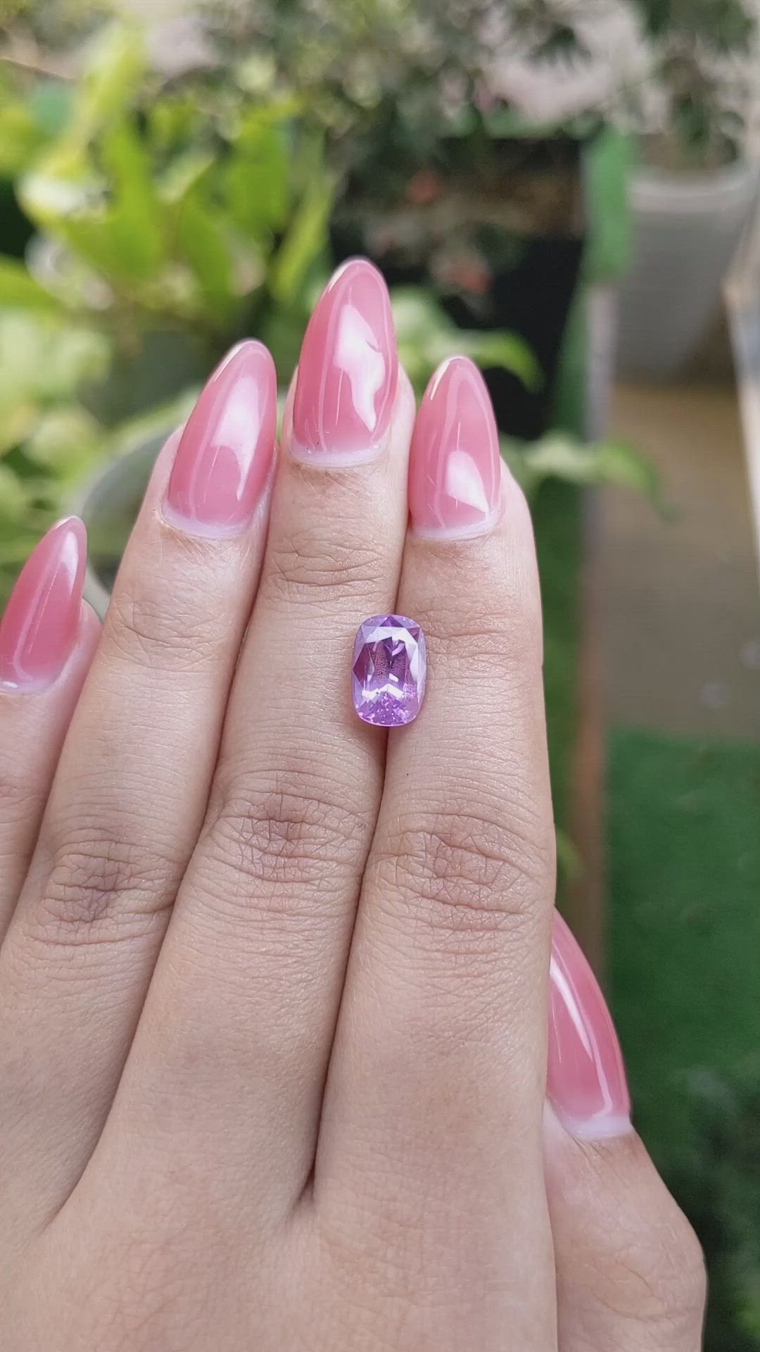 3.39 Ct. Pinkish Purple Sapphire from Ceylon (Sri Lanka) Size Video