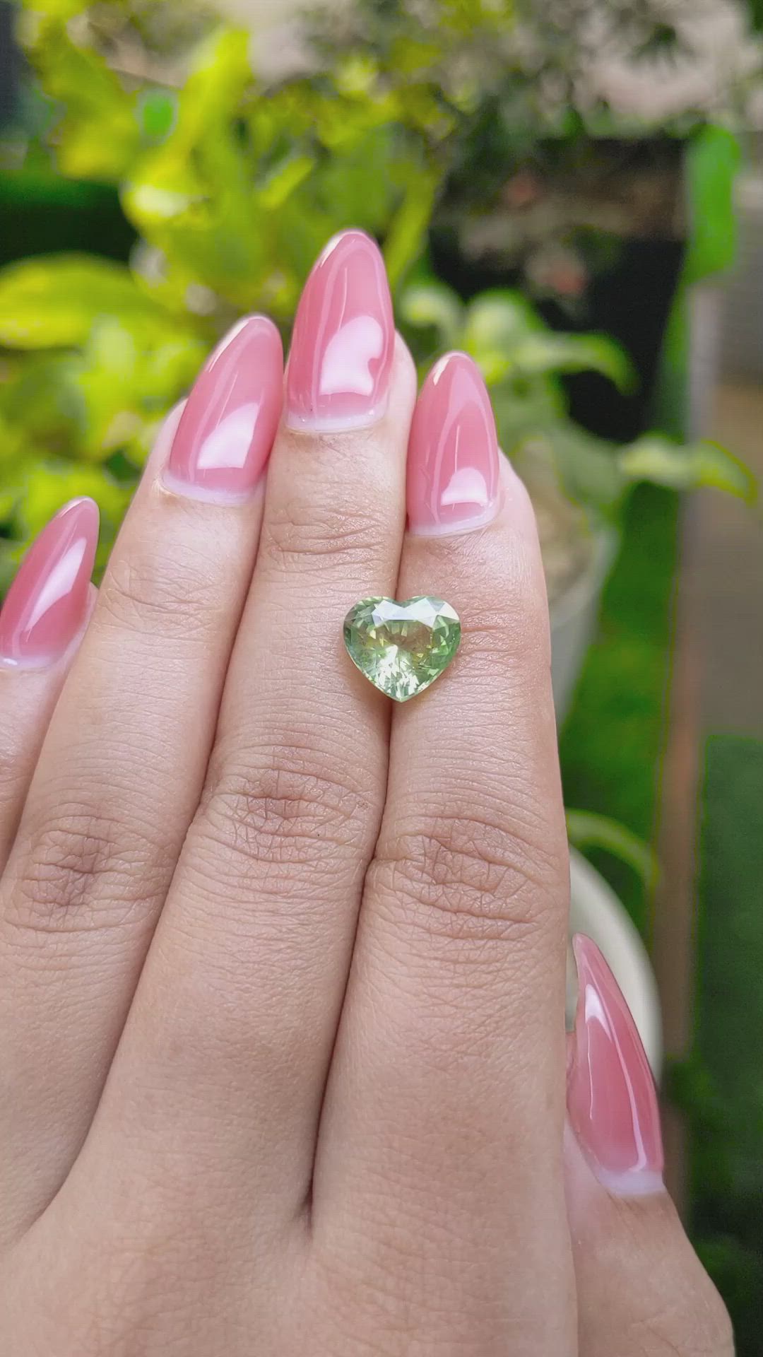 3.90 Ct. Yellowish Green Sapphire from Ceylon (Sri Lanka) Size Video
