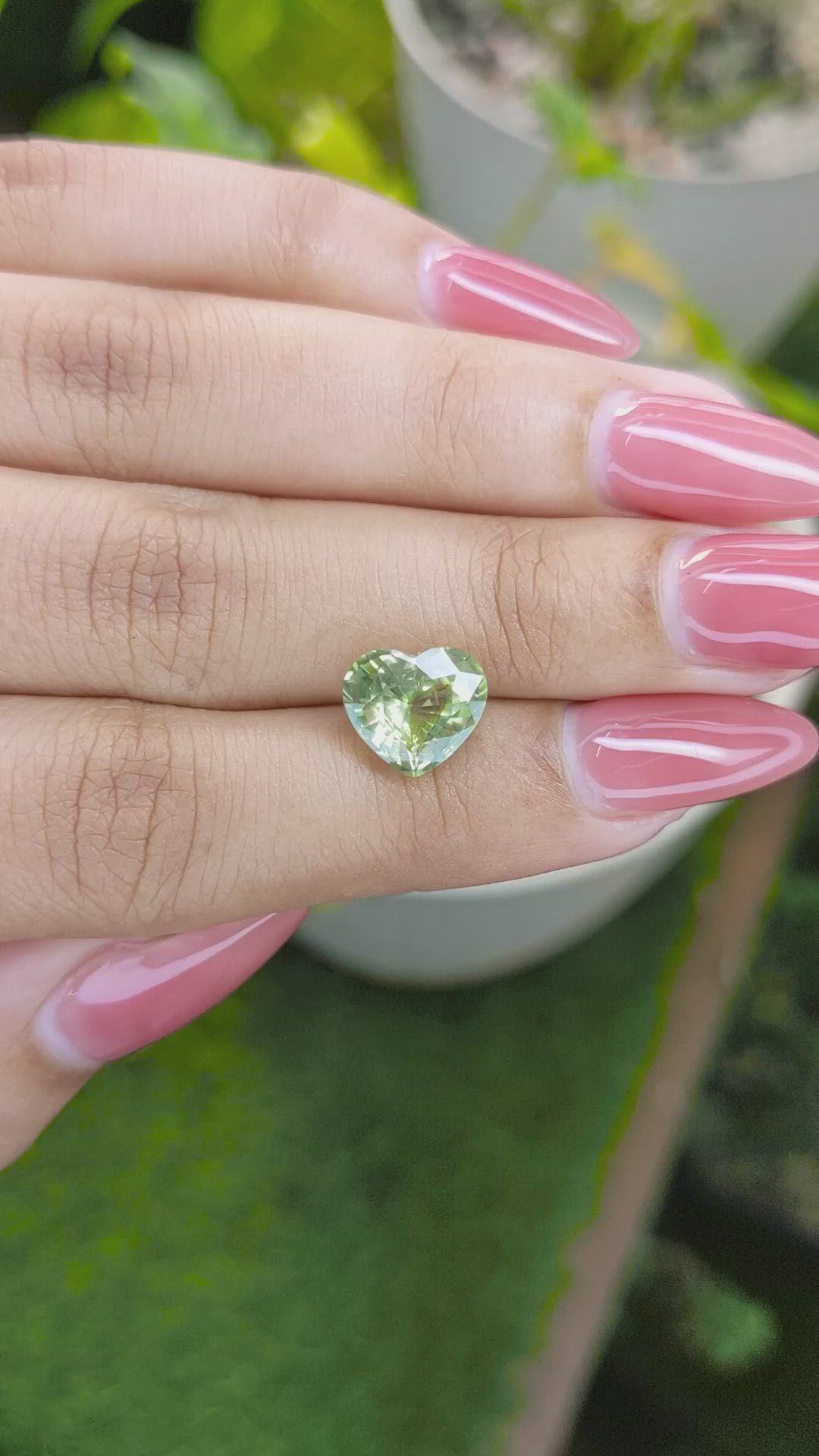 3.90 Ct. Yellowish Green Sapphire from Ceylon (Sri Lanka) Size Video