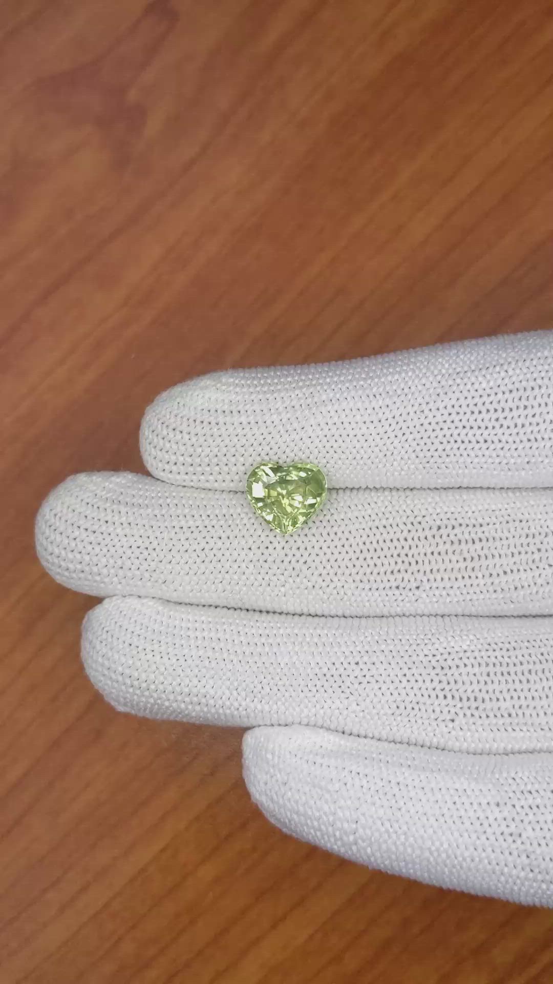 3.90 Ct. Yellowish Green Sapphire from Ceylon (Sri Lanka) Size Video