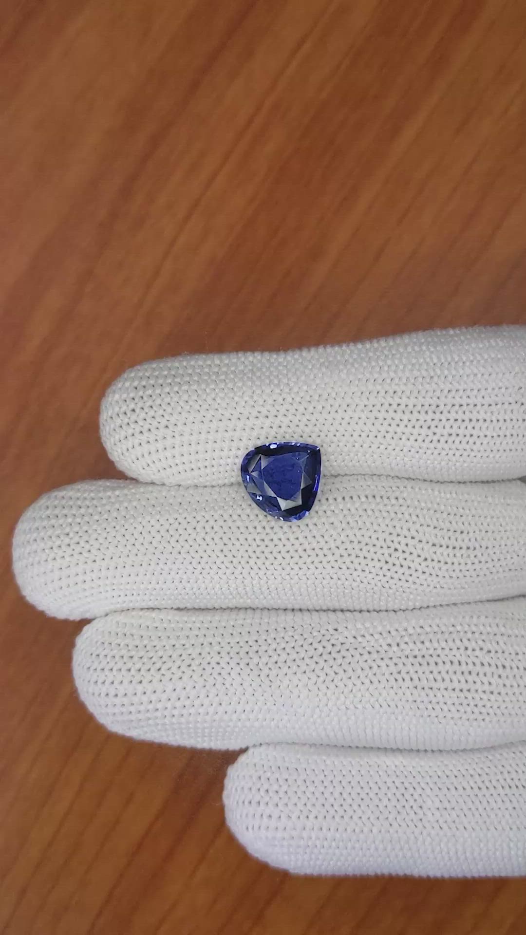 3.22 Ct. Blue Sapphire from Ceylon (Sri Lanka) Size Video