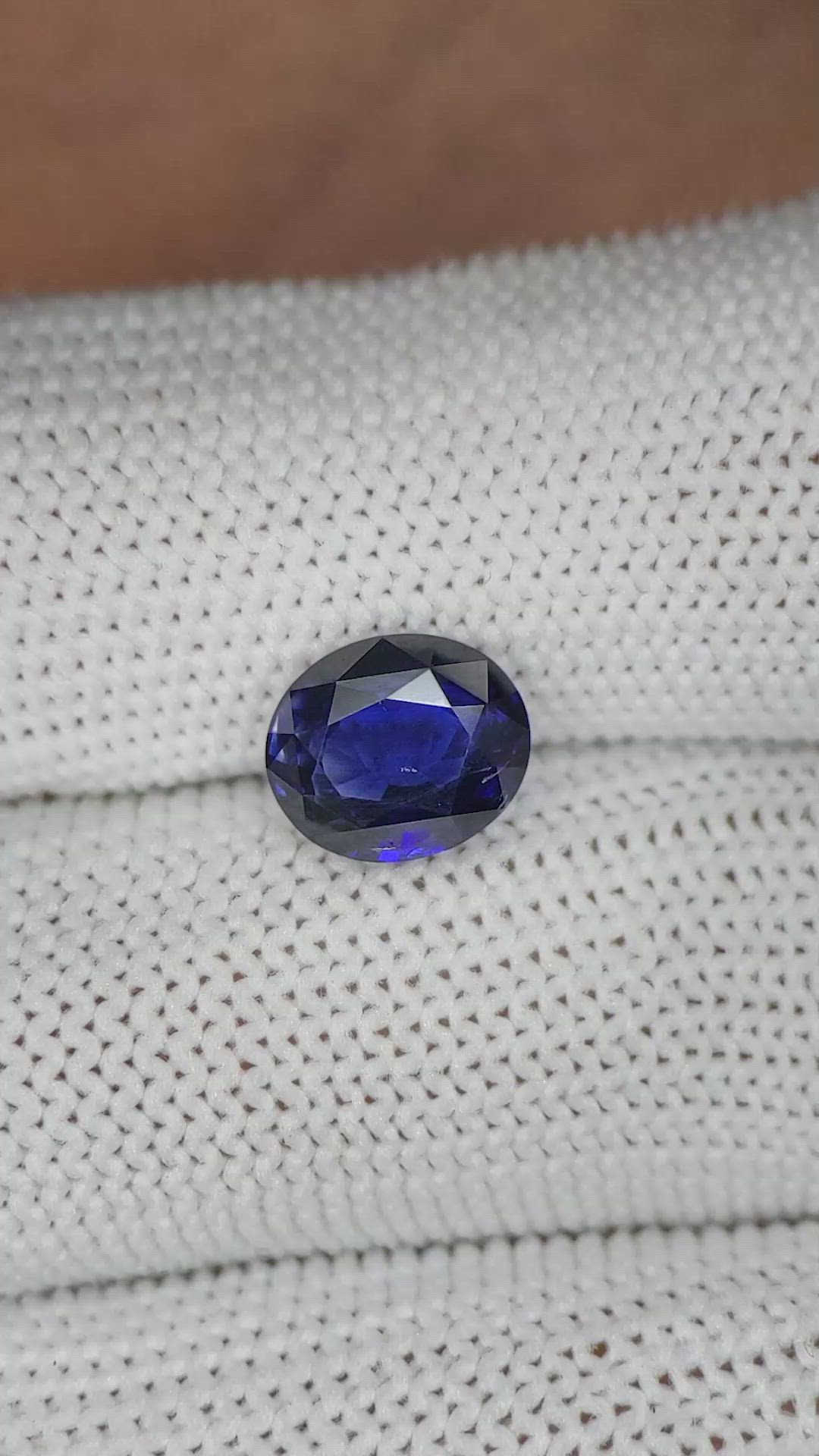 2.80 Ct. Blue Sapphire from Ceylon (Sri Lanka) Size Video
