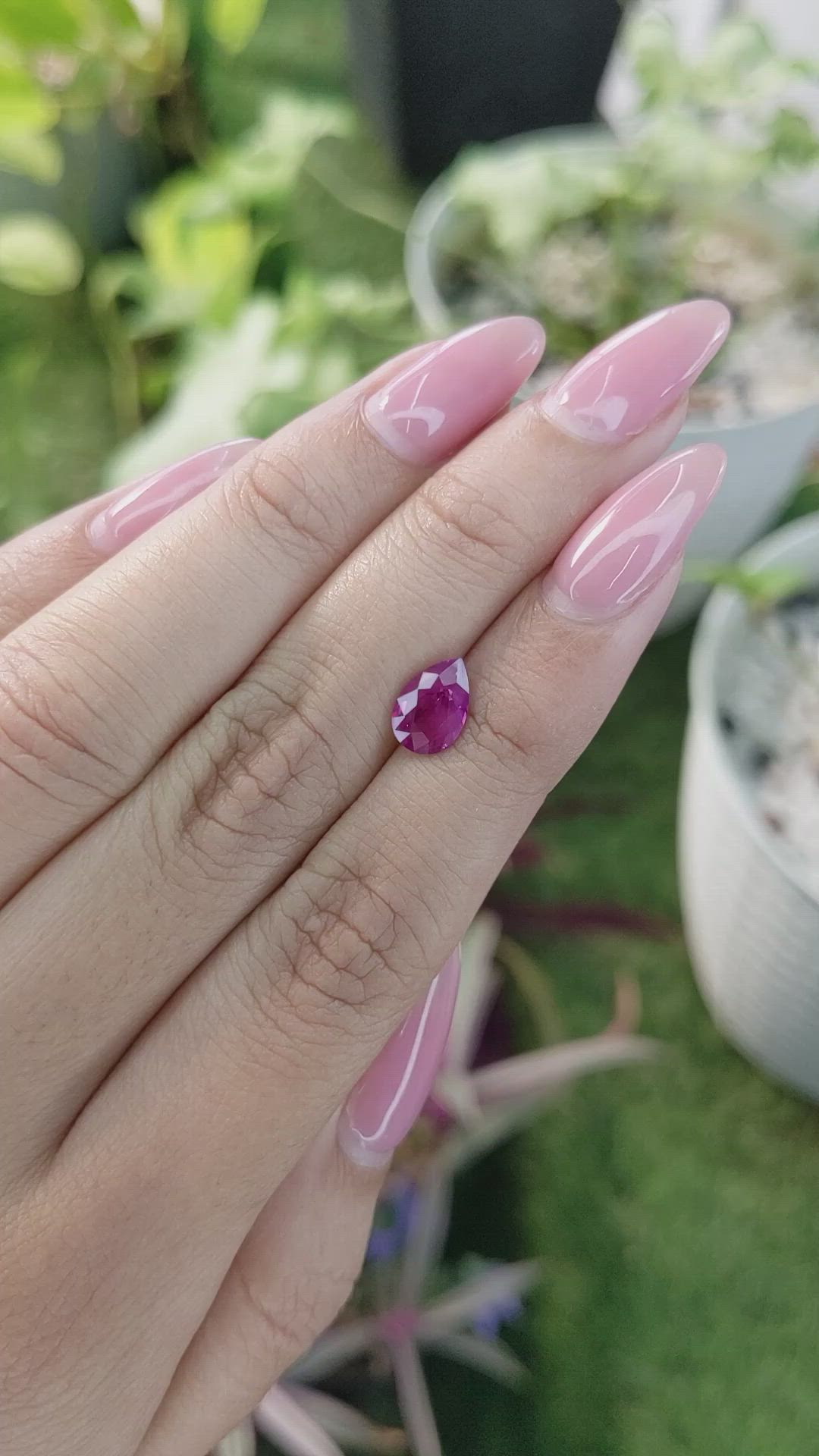1.40 Ct. Purplish Pink Sapphire from Ceylon (Sri Lanka) Size Video