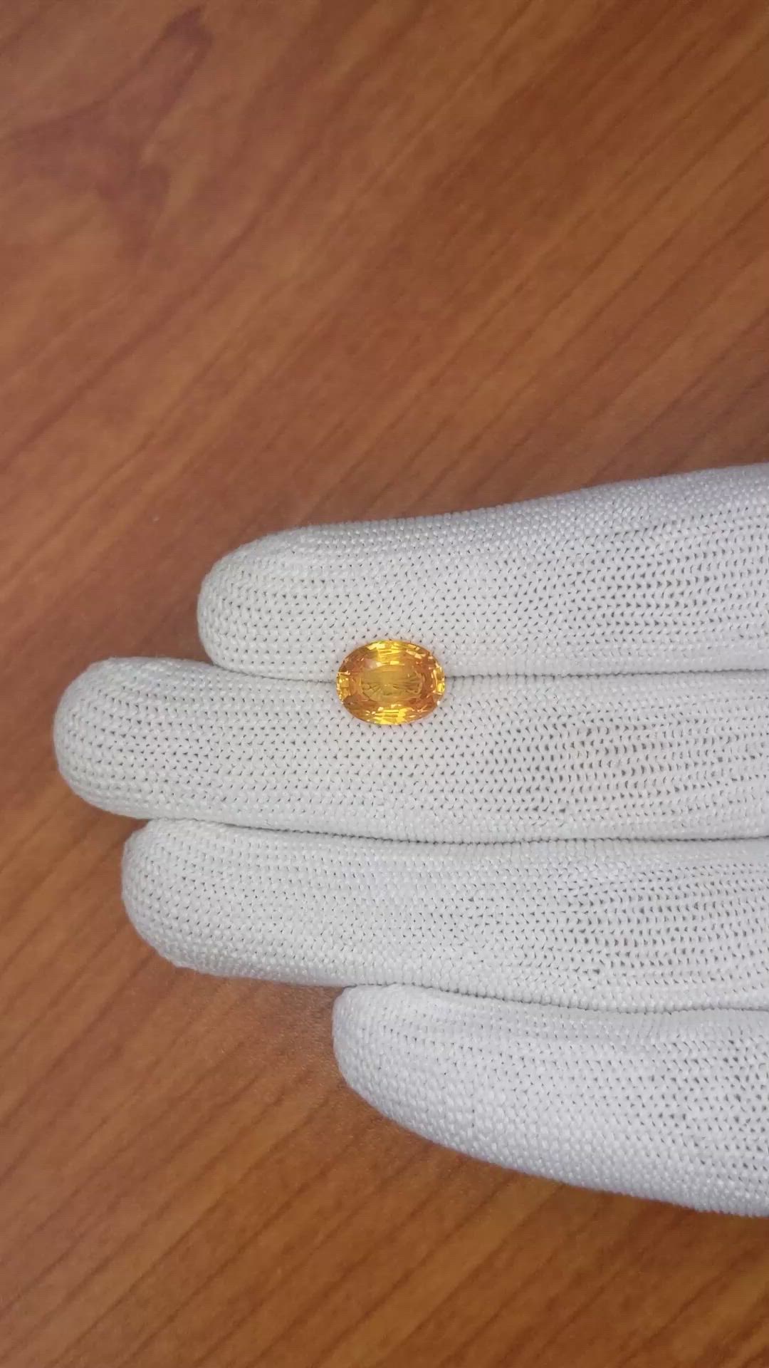 3.64 Ct. Yellowish Orange Sapphire from Ceylon (Sri Lanka) Size Video