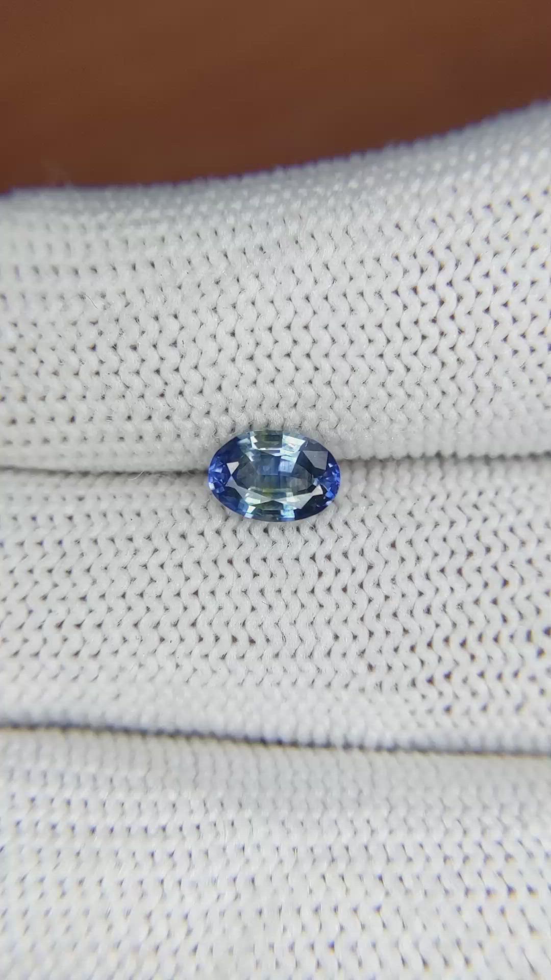 1.04 Ct. Bi Color Sapphire from Ceylon (Sri Lanka) Size Video