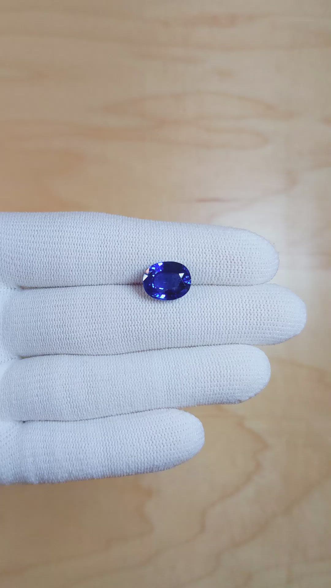 6.49 Ct. Blue Sapphire from Ceylon (Sri Lanka) Size Video