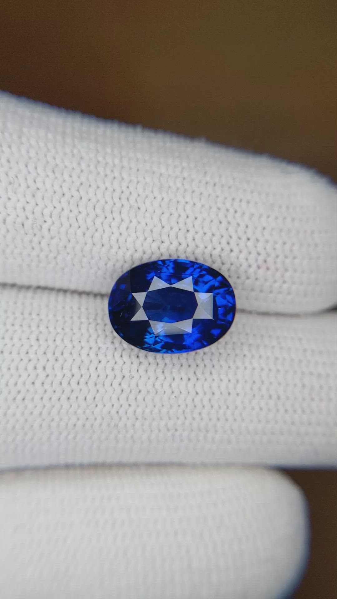 5.00 Ct. Blue Sapphire from Ceylon (Sri Lanka) Size Video