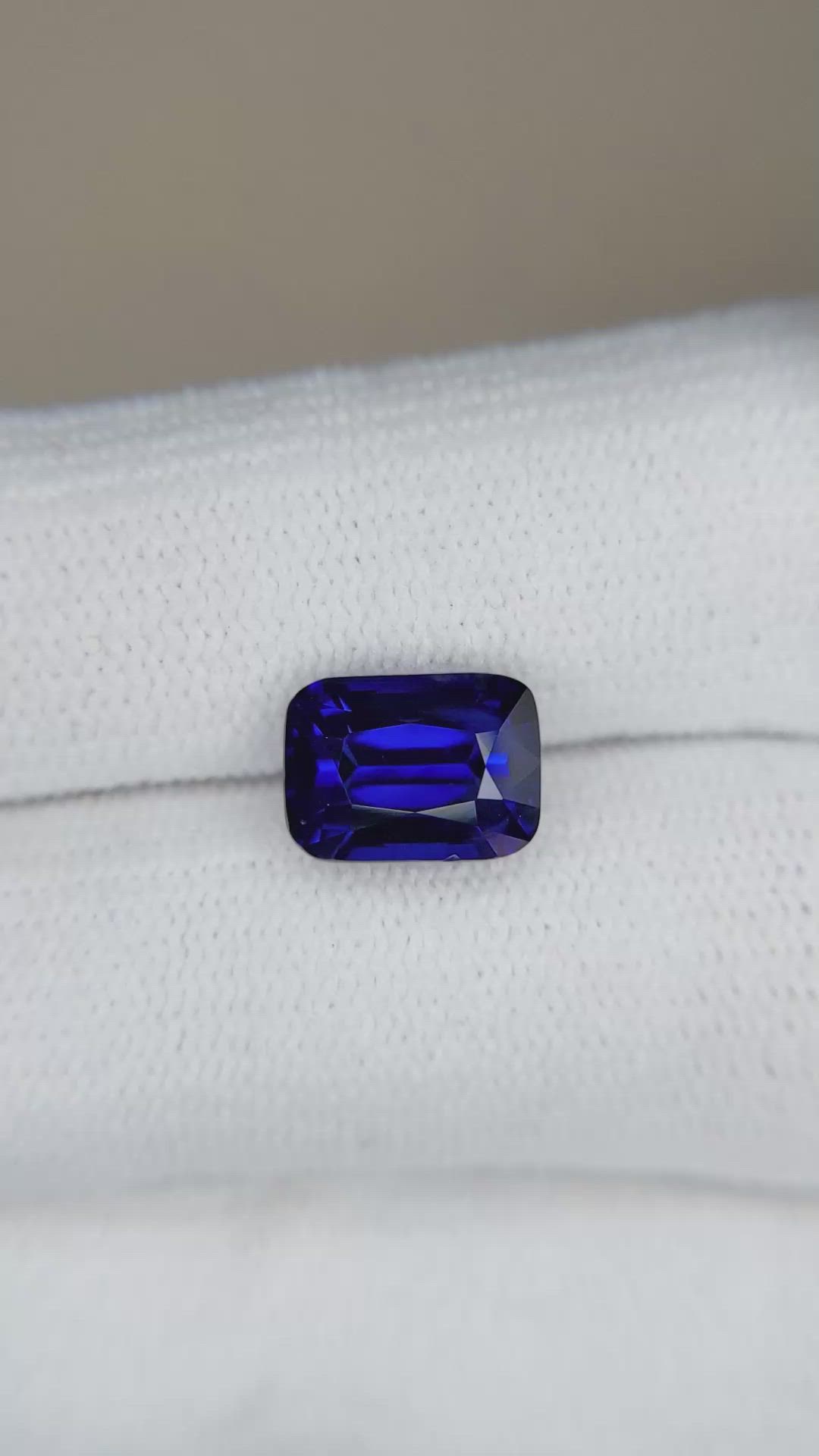 3.51 Ct. Blue Sapphire from Ceylon (Sri Lanka) Size Video
