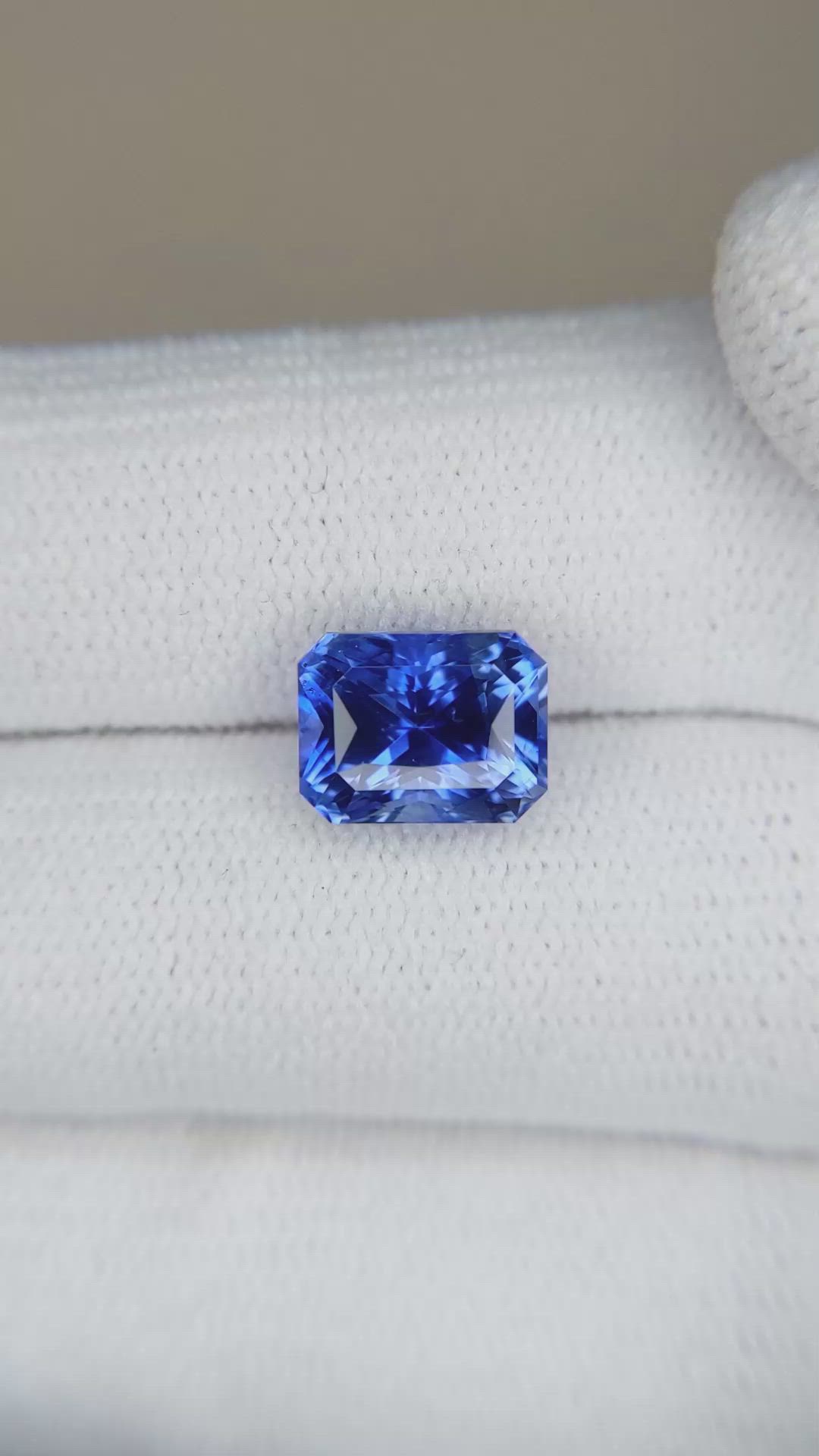 3.58 Ct. Blue Sapphire from Ceylon (Sri Lanka) Size Video