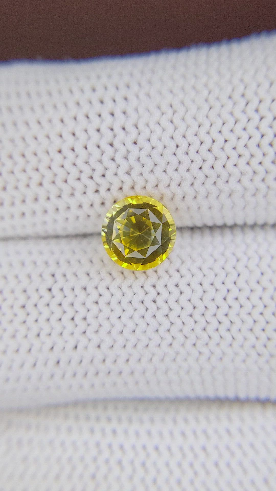 2.30 Ct. Yellow Sapphire from Ceylon (Sri Lanka) Size Video