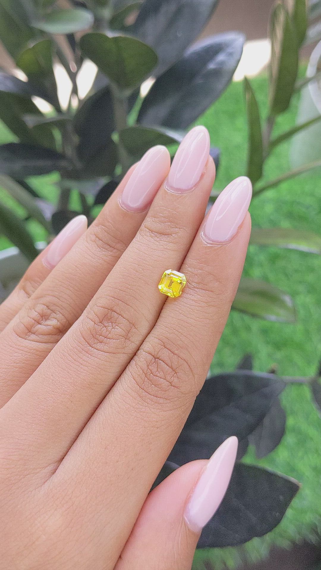 1.22 Ct. Yellow Sapphire from Ceylon (Sri Lanka) Size Video