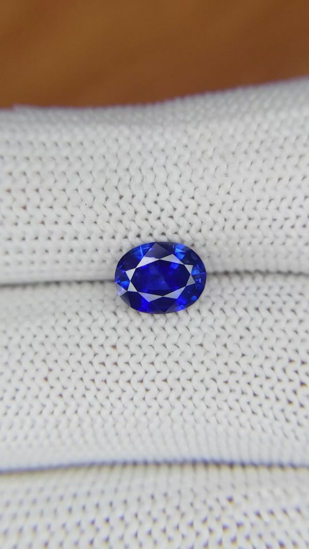 1.56 Ct. Blue Sapphire from Ceylon (Sri Lanka) Size Video