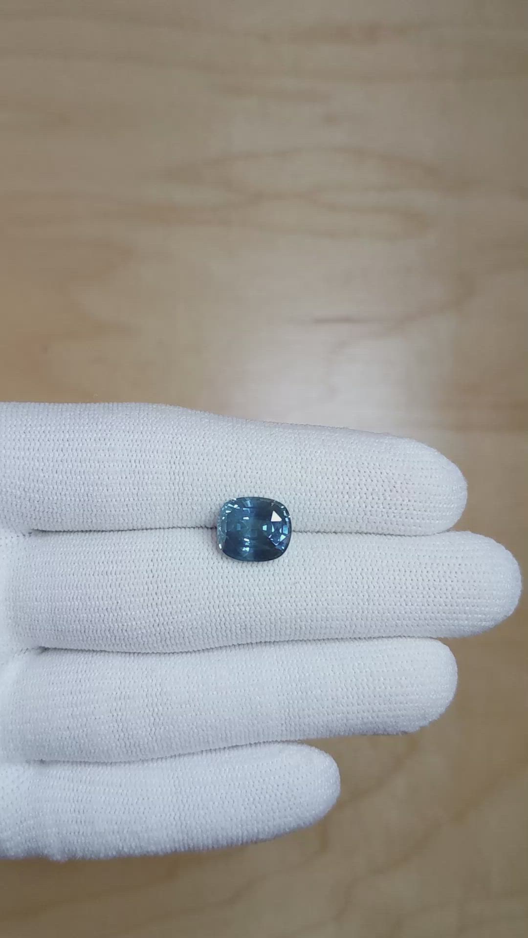 5.58 Ct. Greenish Blue Sapphire from Ceylon (Sri Lanka) Size Video