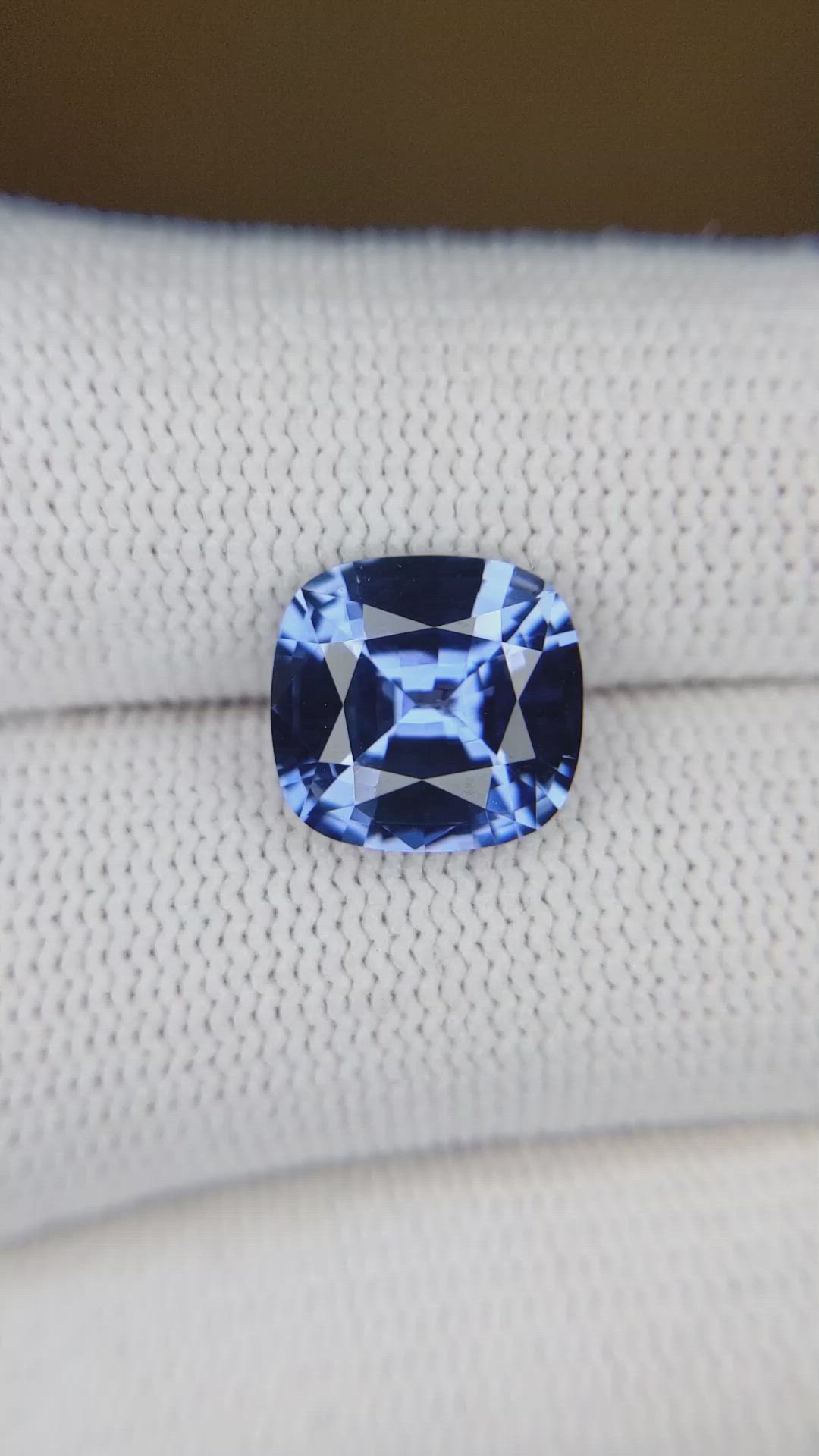 4.37 Ct. Blue Sapphire from Ceylon (Sri Lanka) Size Video
