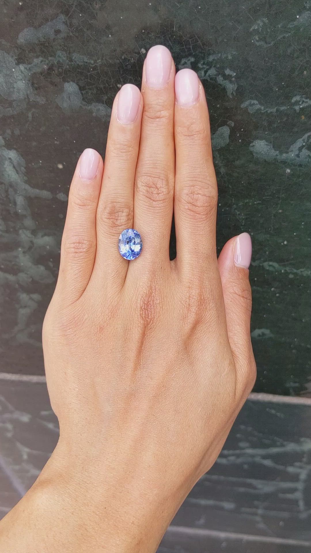 6.84 Ct. Bi Color Sapphire from Ceylon (Sri Lanka) Size Video