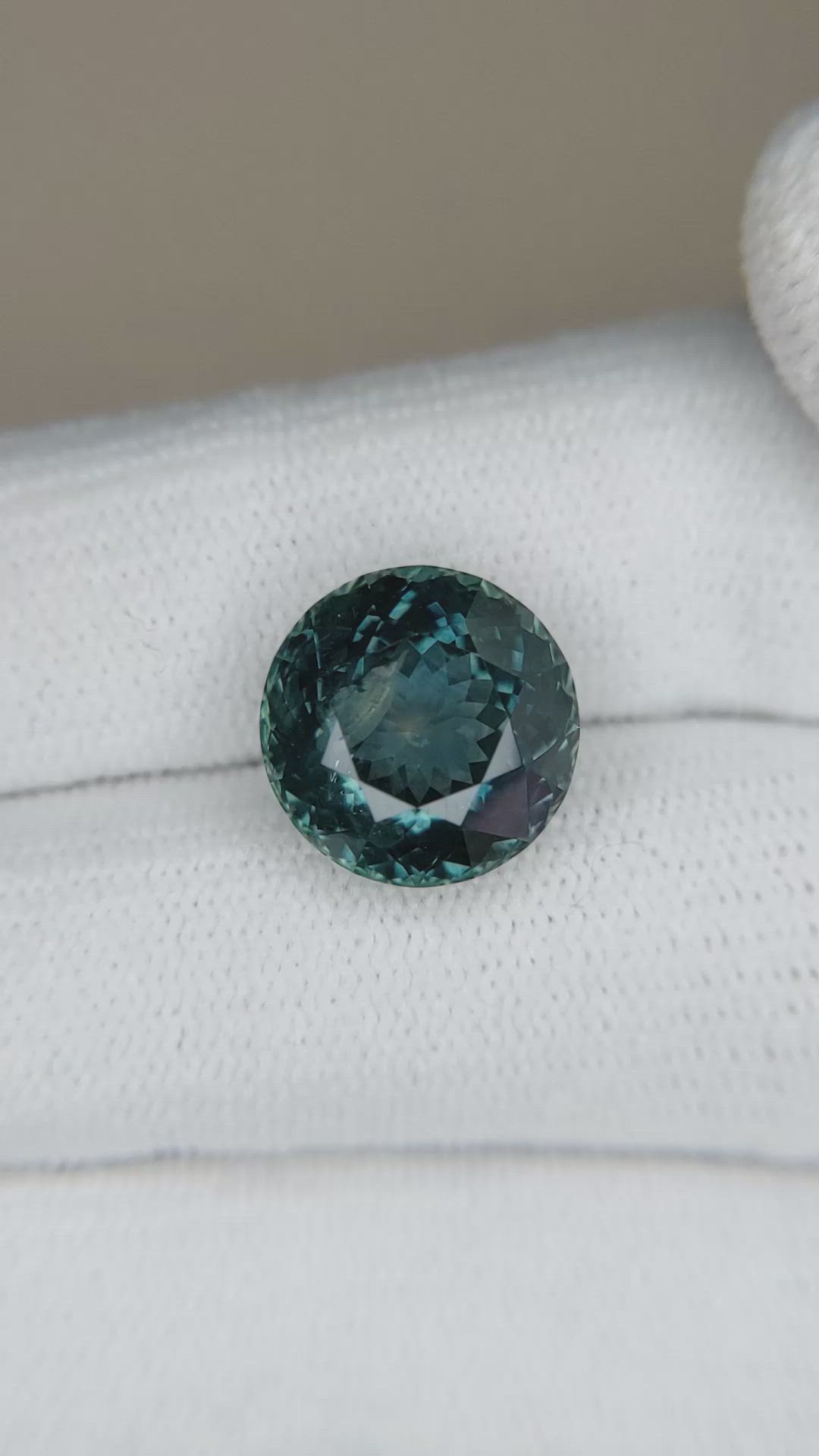 7.78 Ct. Bluish Green Sapphire from Montana Size Video