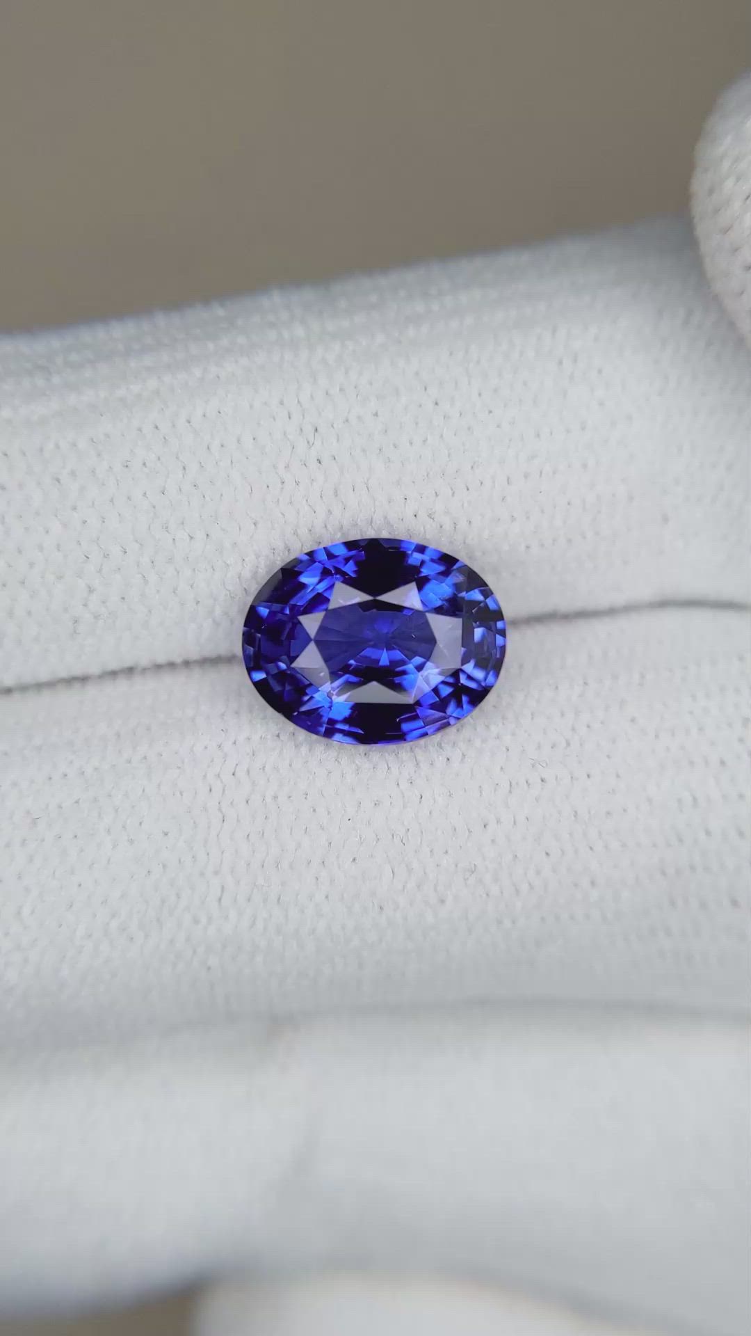 3.22 Ct. Blue Sapphire from Ceylon (Sri Lanka) Size Video
