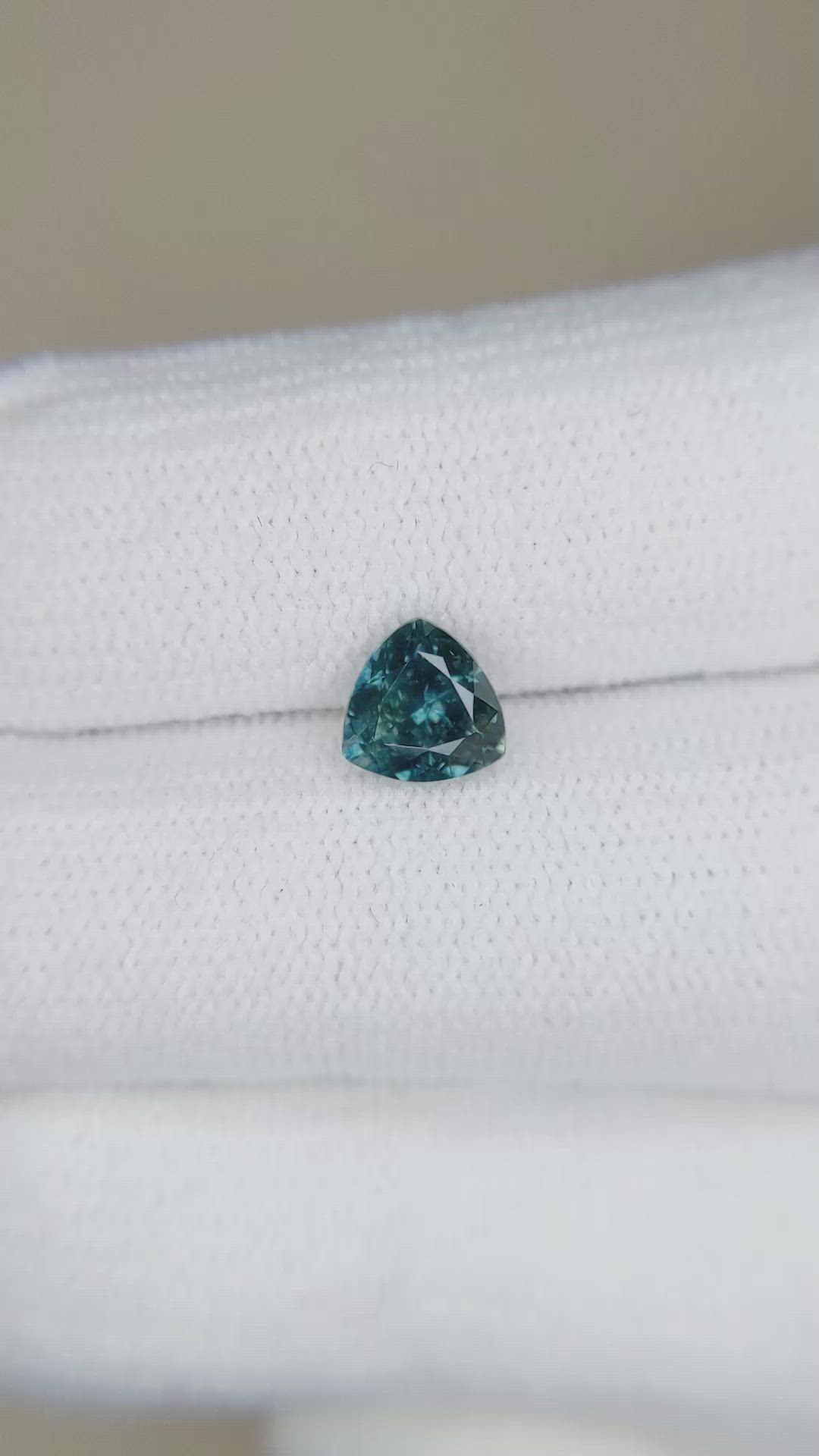 1.07 Ct. Greenish Blue Sapphire from Montana Size Video