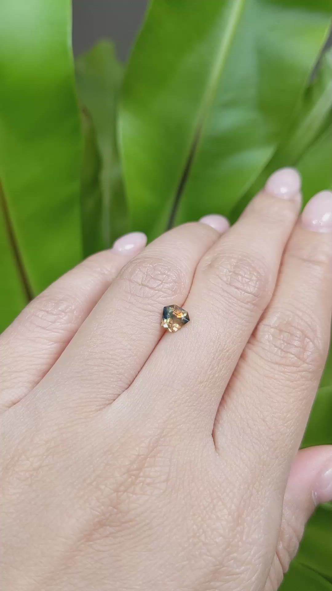 0.73 Ct. Bi Color Sapphire from Montana Size Video